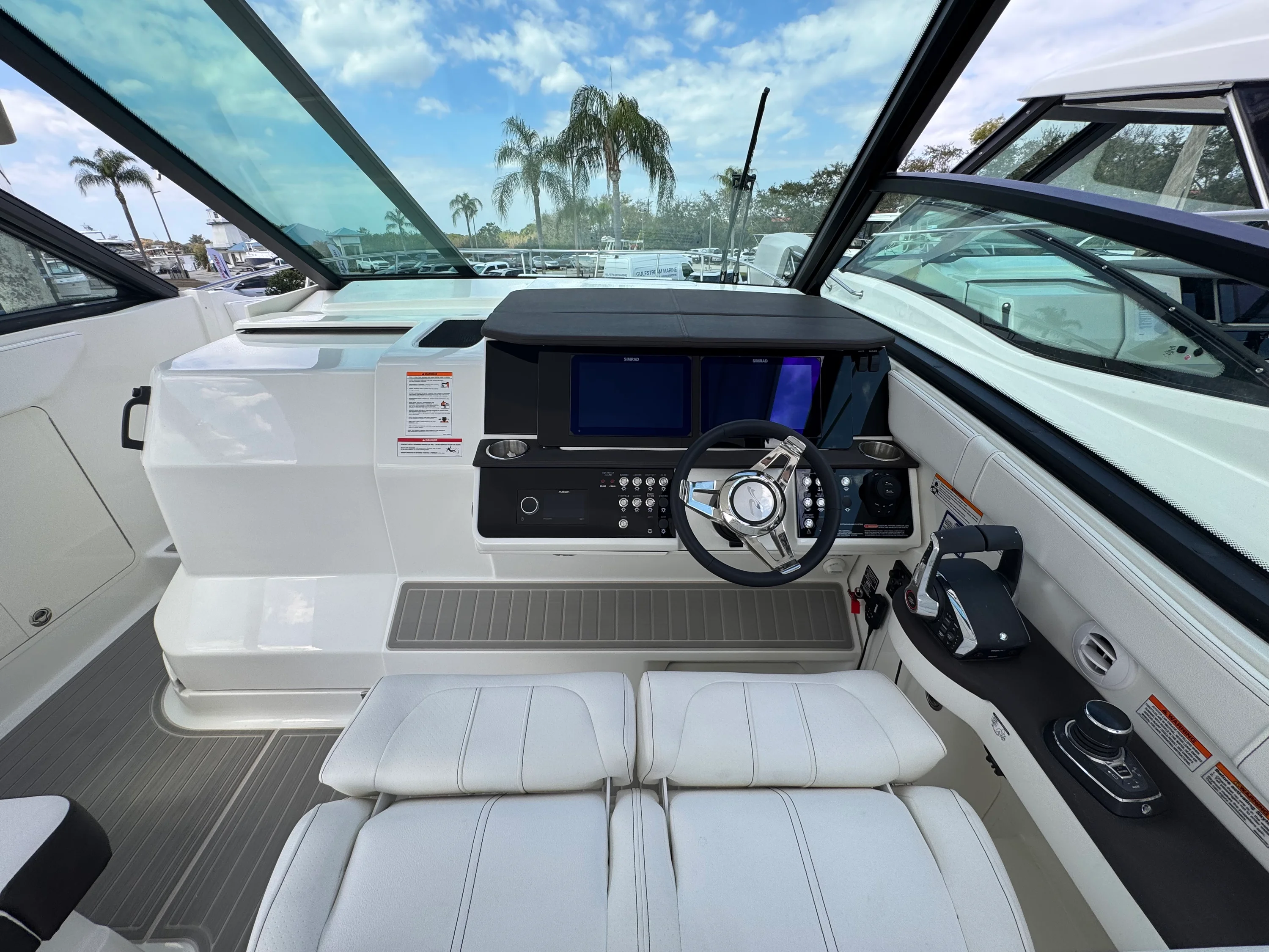 2026 Sea Ray Sundancer 320 Outboard Image Thumbnail #14