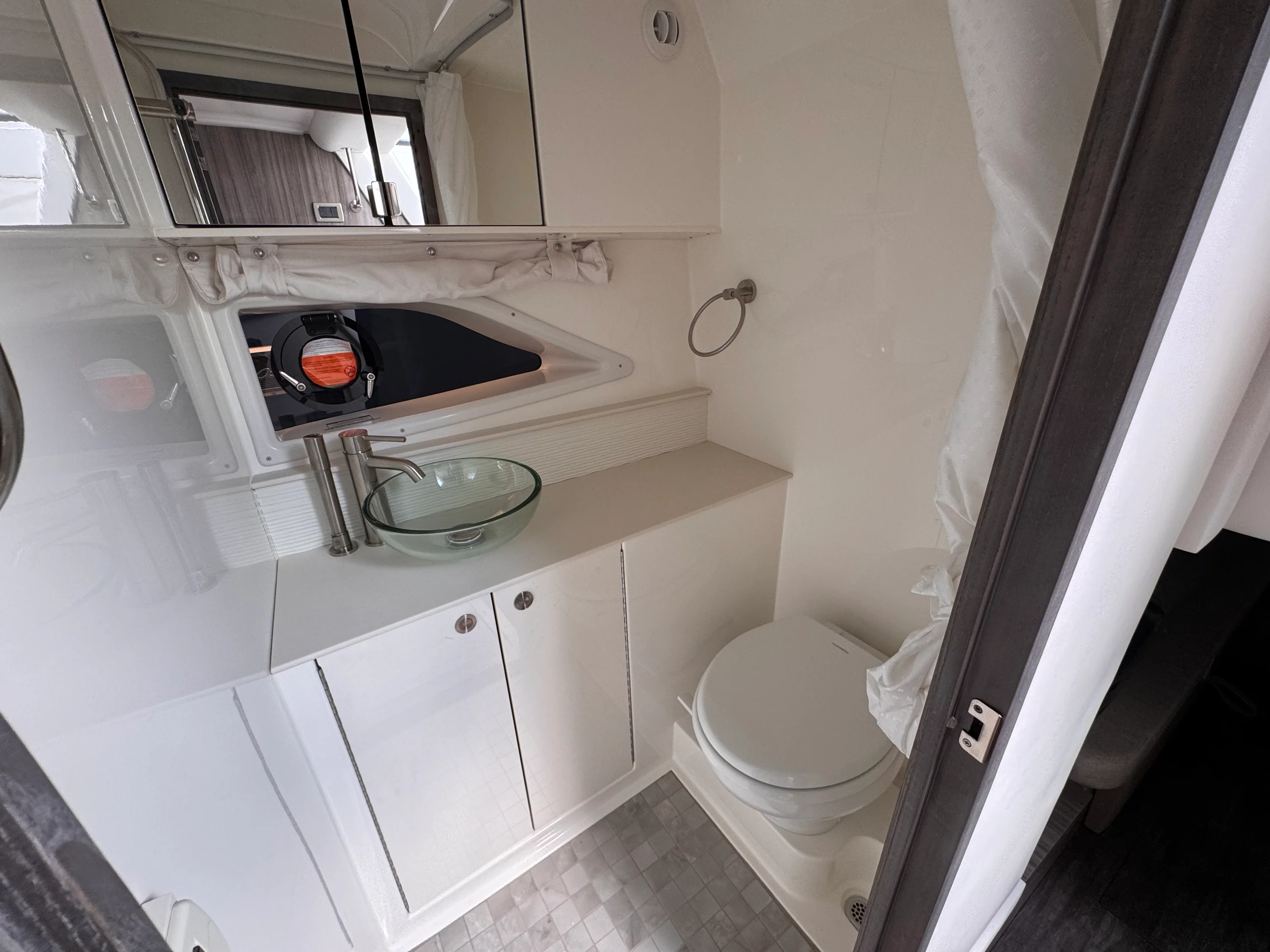 2026 Sea Ray Sundancer 320 Outboard Image Thumbnail #30