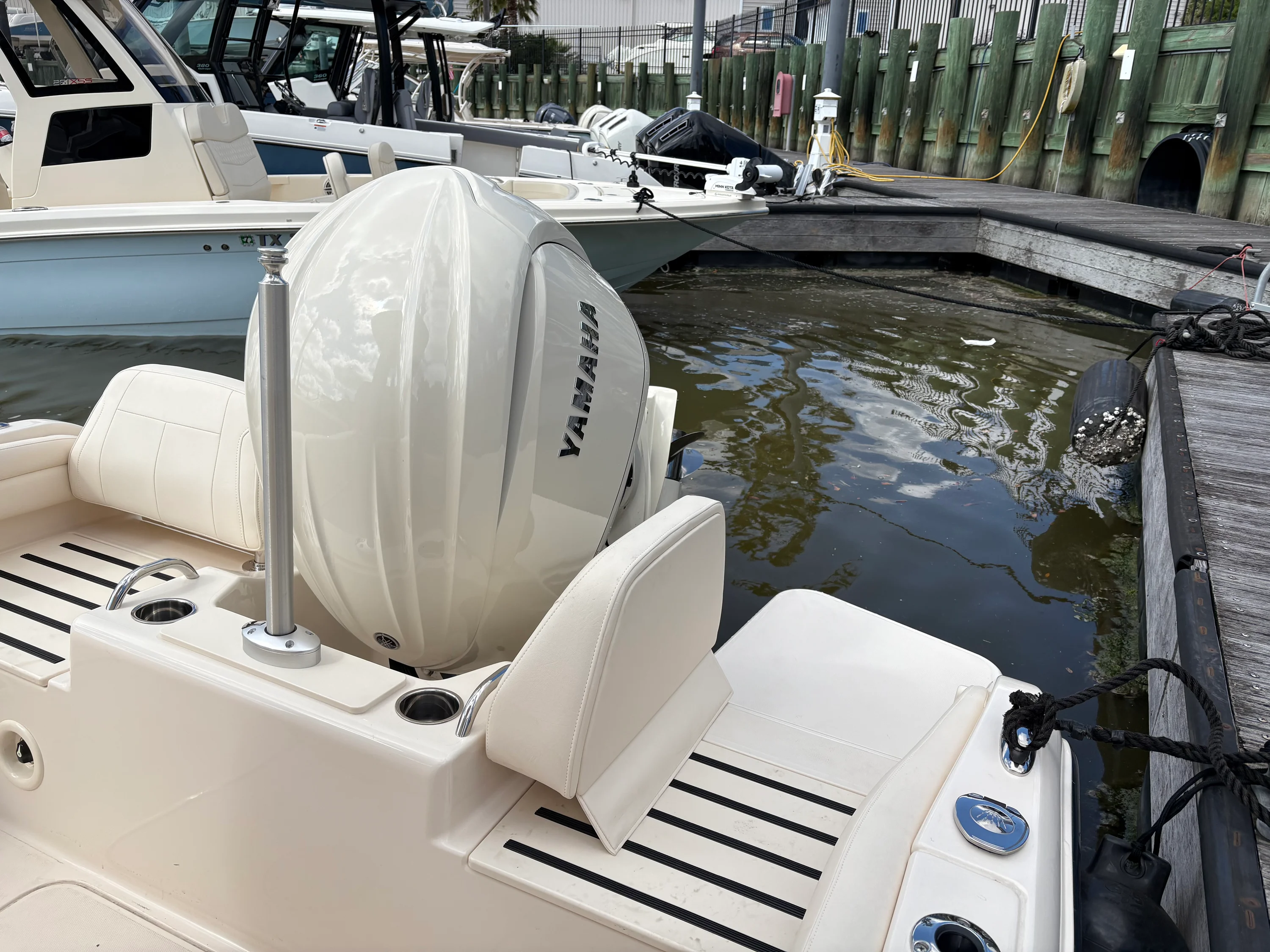 2026 Grady-White Fisherman 216 Image Thumbnail #8