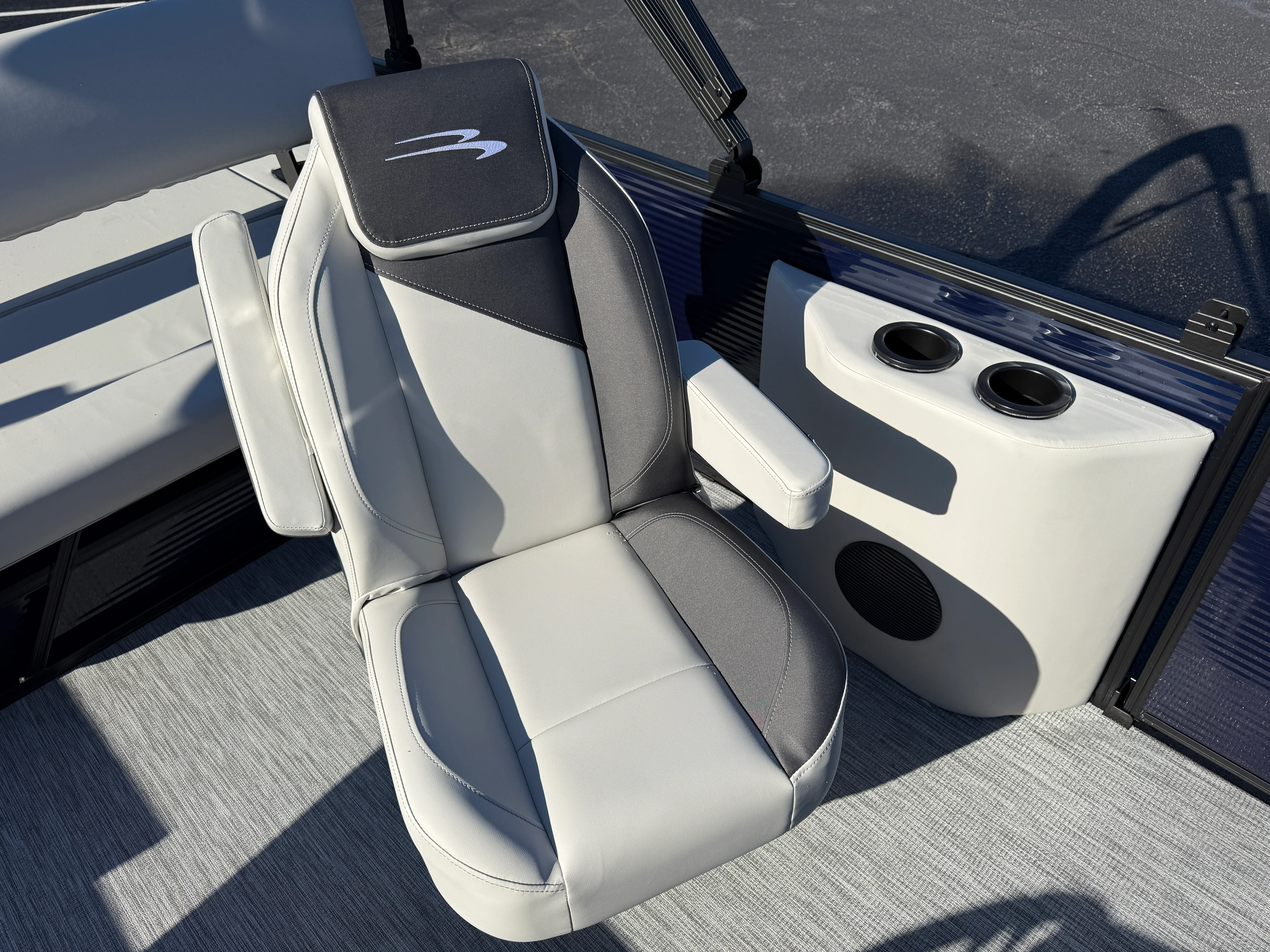 2026 Bennington 22SSB Image Thumbnail #13