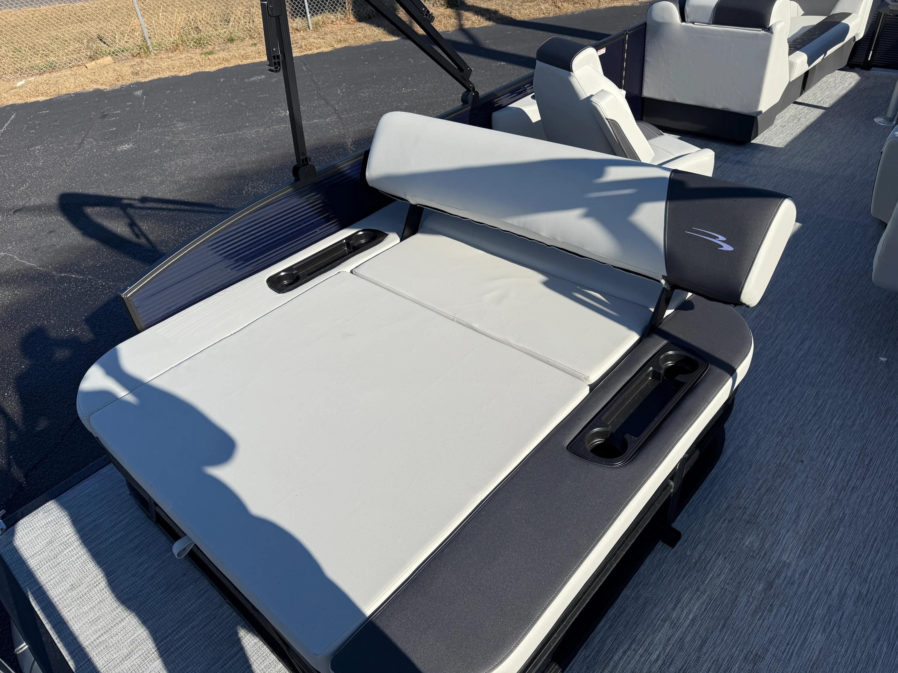 2026 Bennington 22SSB Image Thumbnail #16