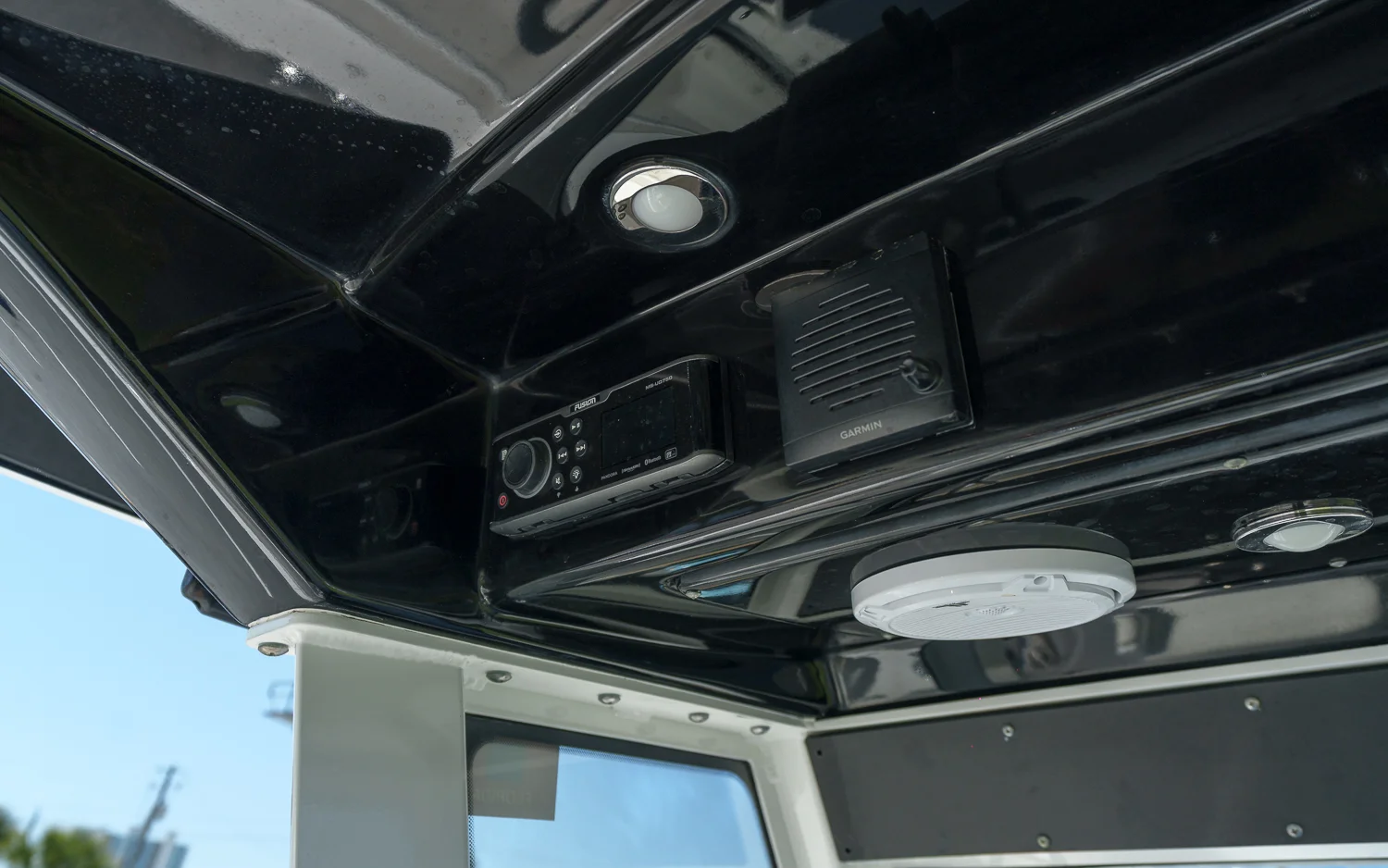 2017 Everglades 325 CC Image Thumbnail #19