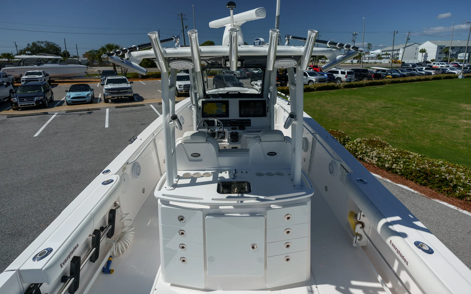 2017 Everglades 325 CC Image Thumbnail #30
