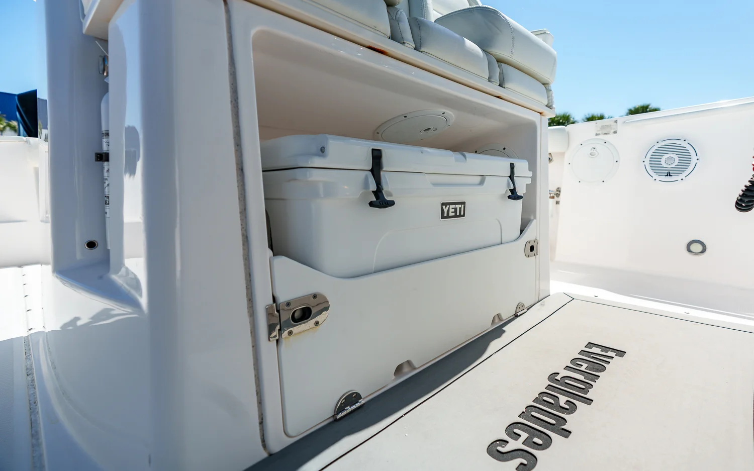 2017 Everglades 325 CC Image Thumbnail #28