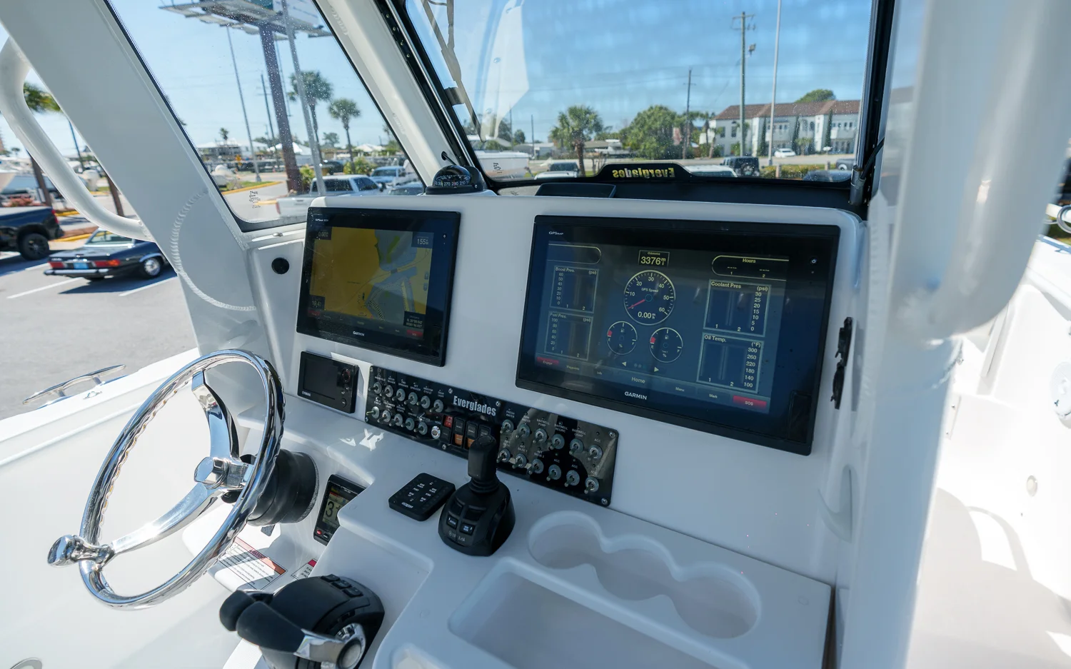 2017 Everglades 325 CC Image Thumbnail #20