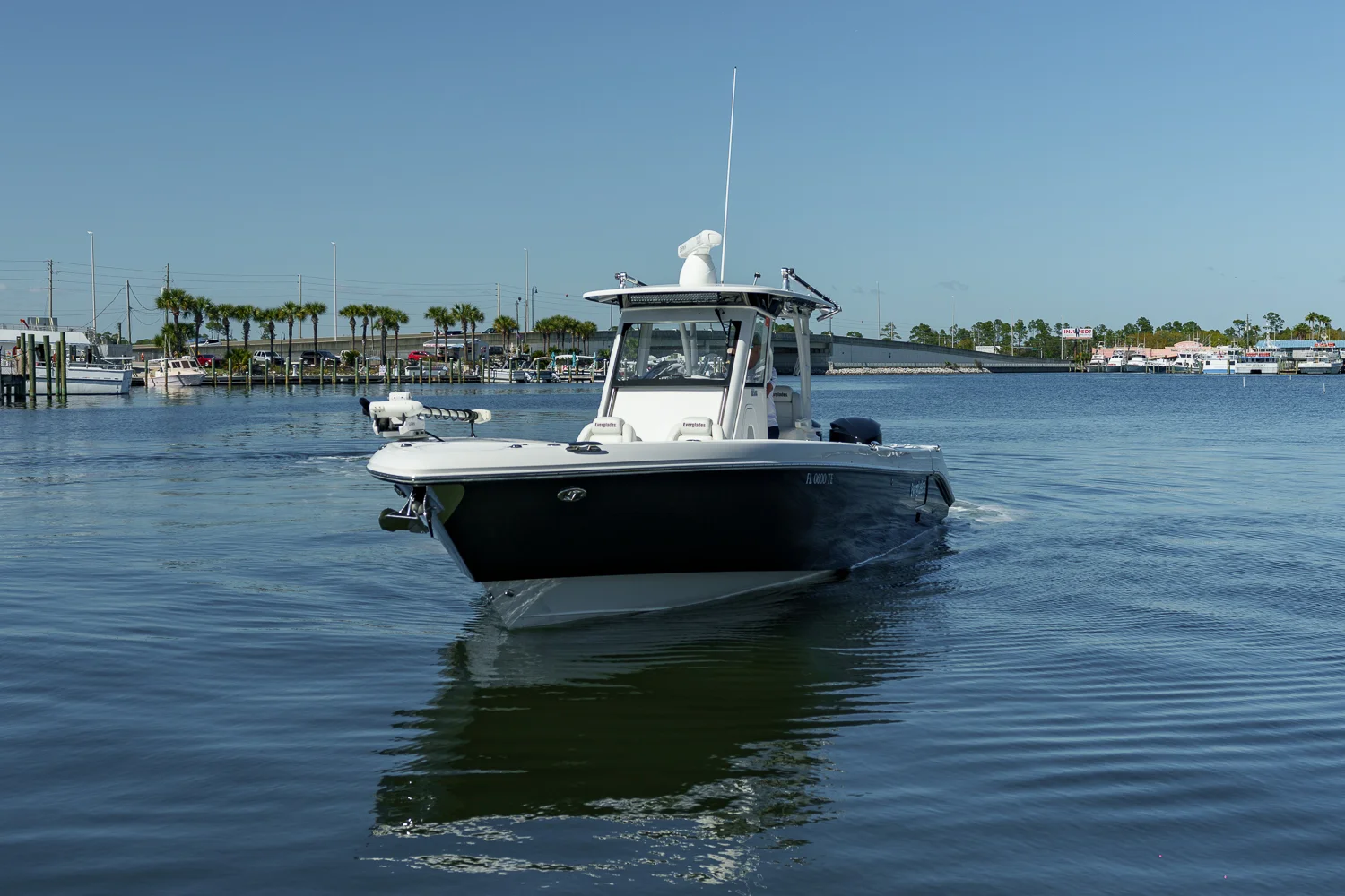 2017 Everglades 325 CC Image Thumbnail #6