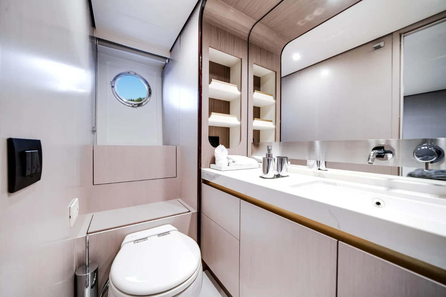 2021 Azimut 60 Flybridge Image Thumbnail #76