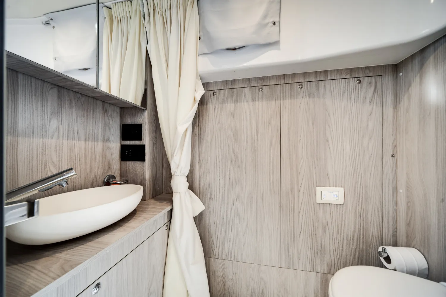 2021 Azimut 60 Flybridge Image Thumbnail #85