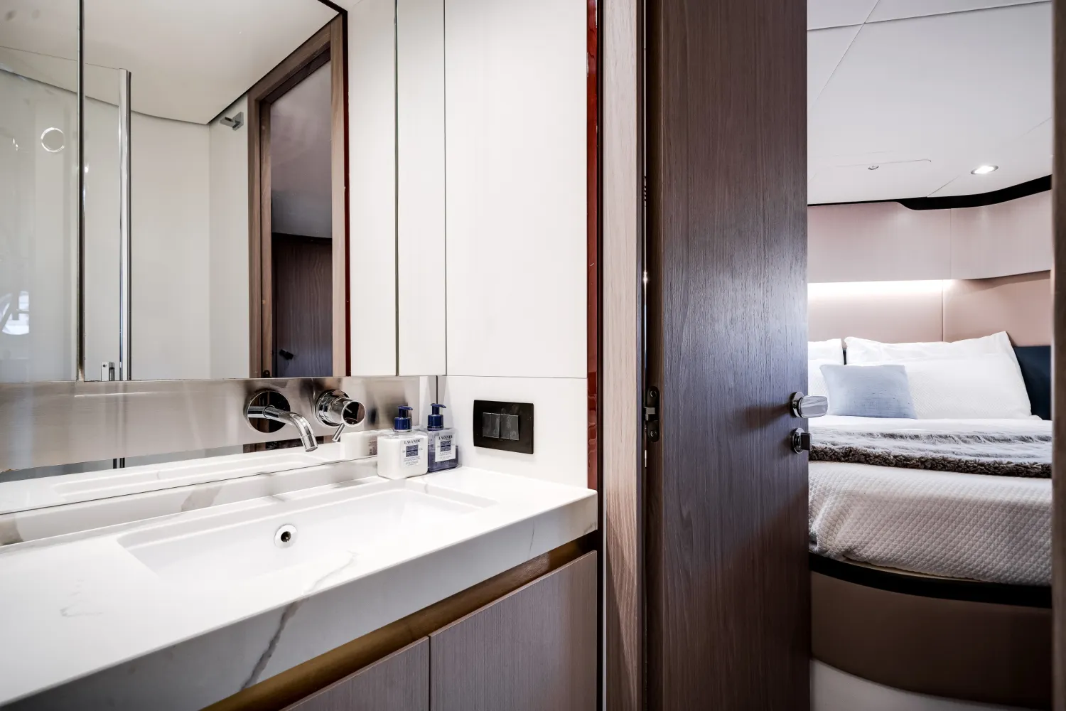 2021 Azimut 60 Flybridge Image Thumbnail #59