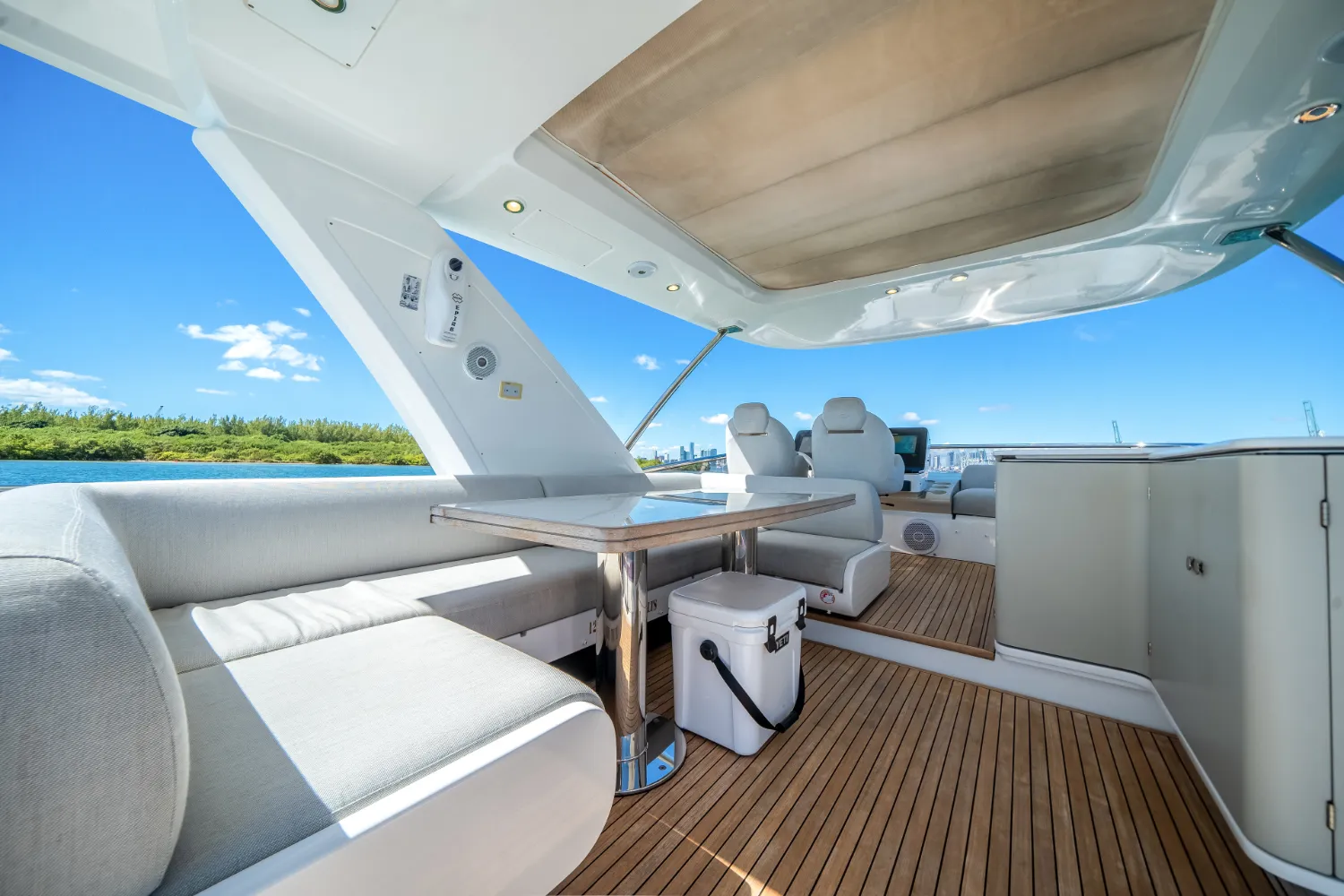 2021 Azimut 60 Flybridge Image Thumbnail #24