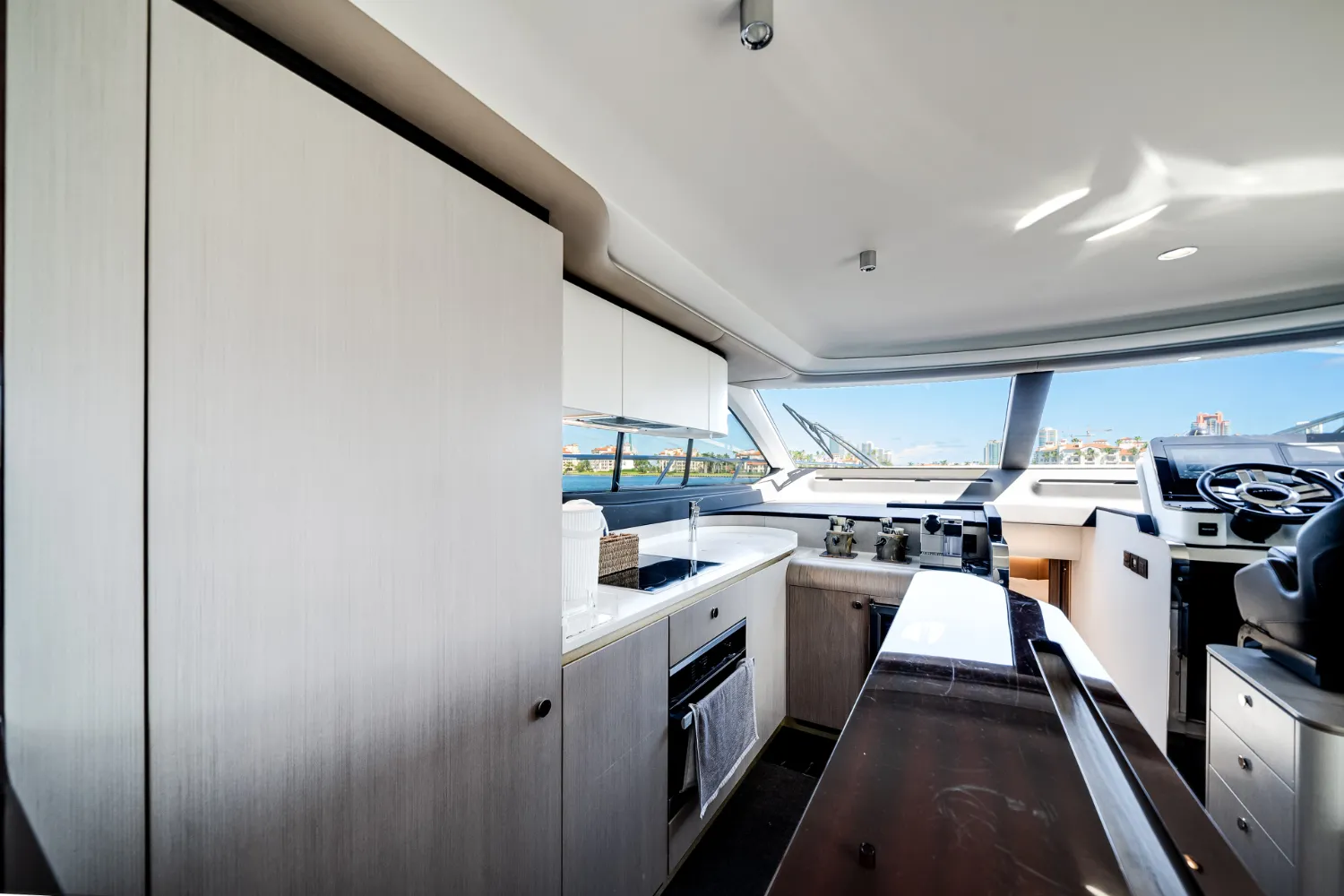 2021 Azimut 60 Flybridge Image Thumbnail #44