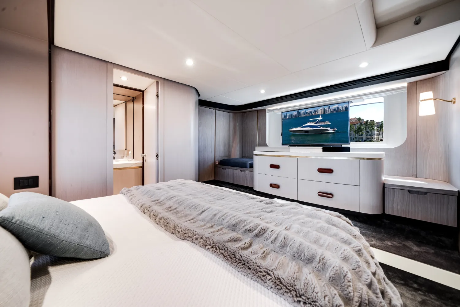 2021 Azimut 60 Flybridge Image Thumbnail #73