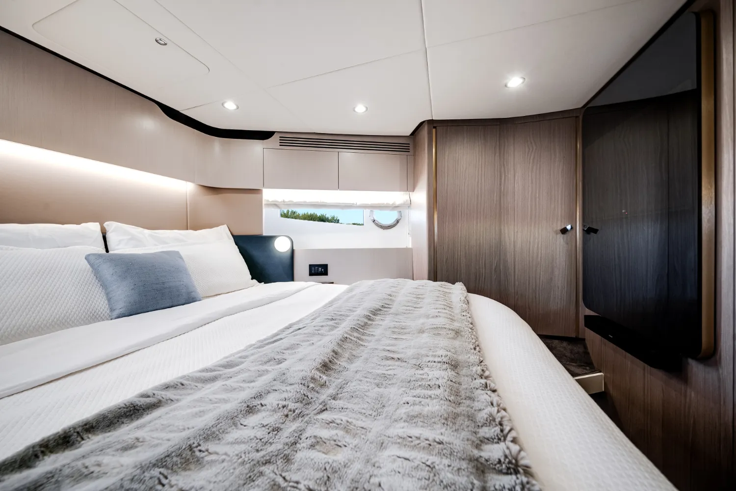 2021 Azimut 60 Flybridge Image Thumbnail #56