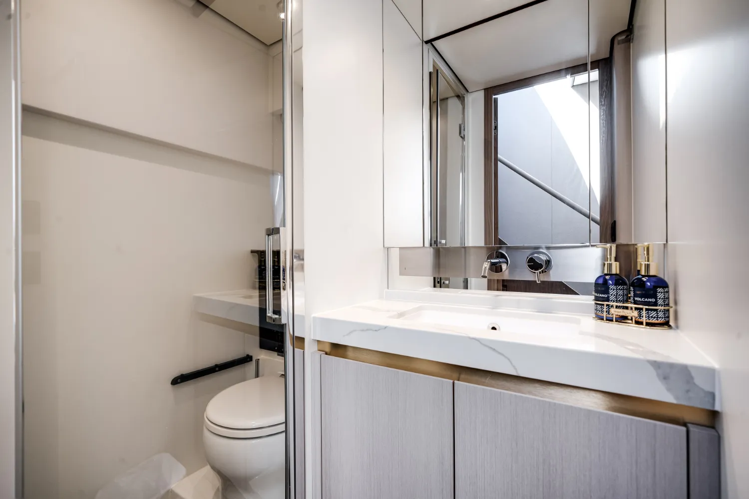 2021 Azimut 60 Flybridge Image Thumbnail #63