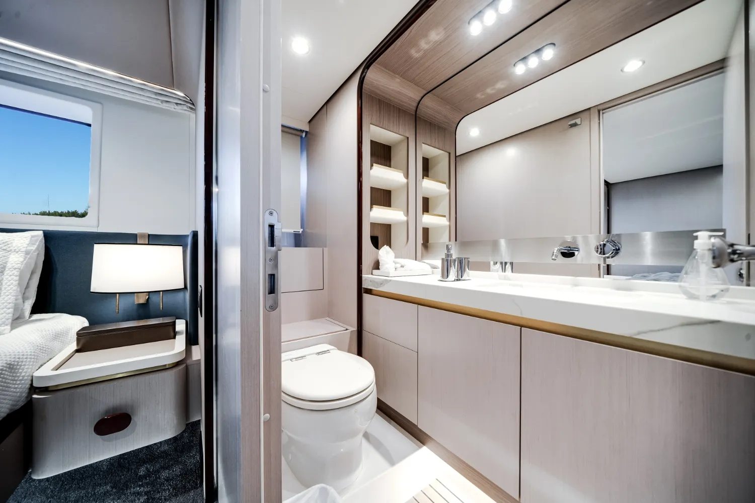 2021 Azimut 60 Flybridge Image Thumbnail #75