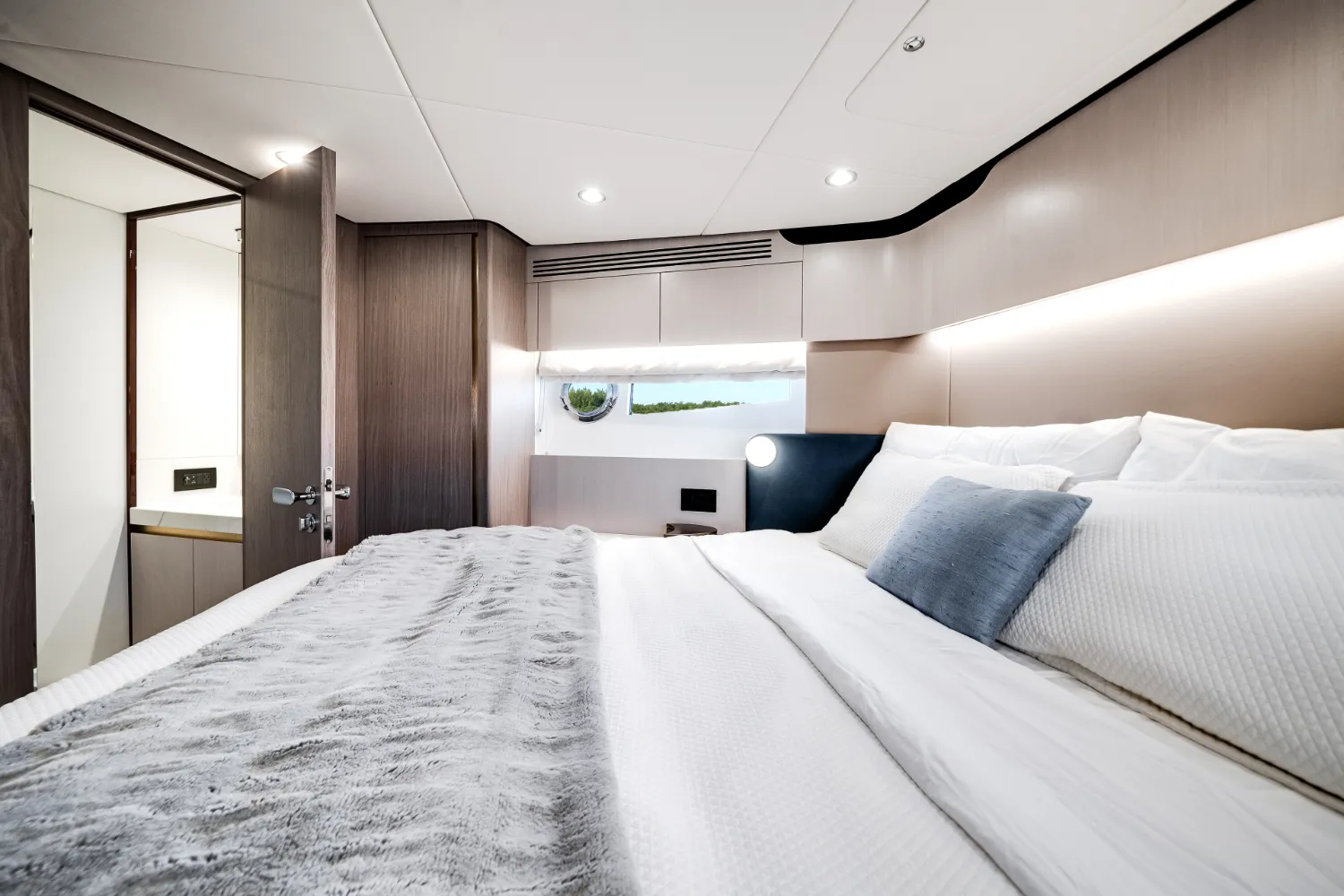 2021 Azimut 60 Flybridge Image Thumbnail #57