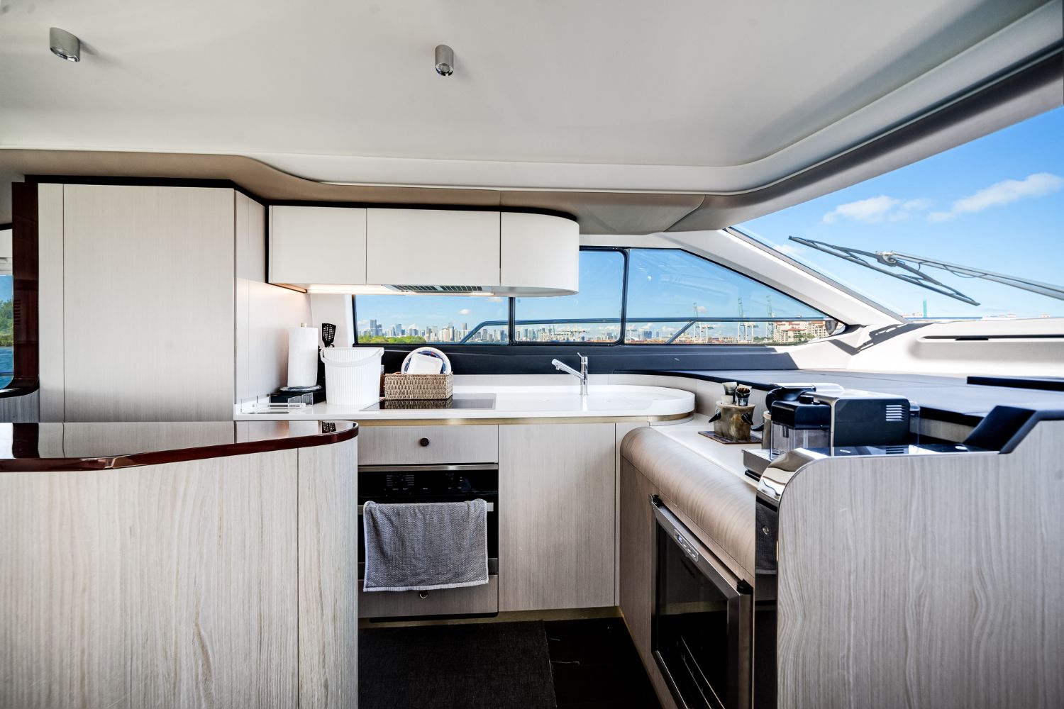 2021 Azimut 60 Flybridge Image Thumbnail #43