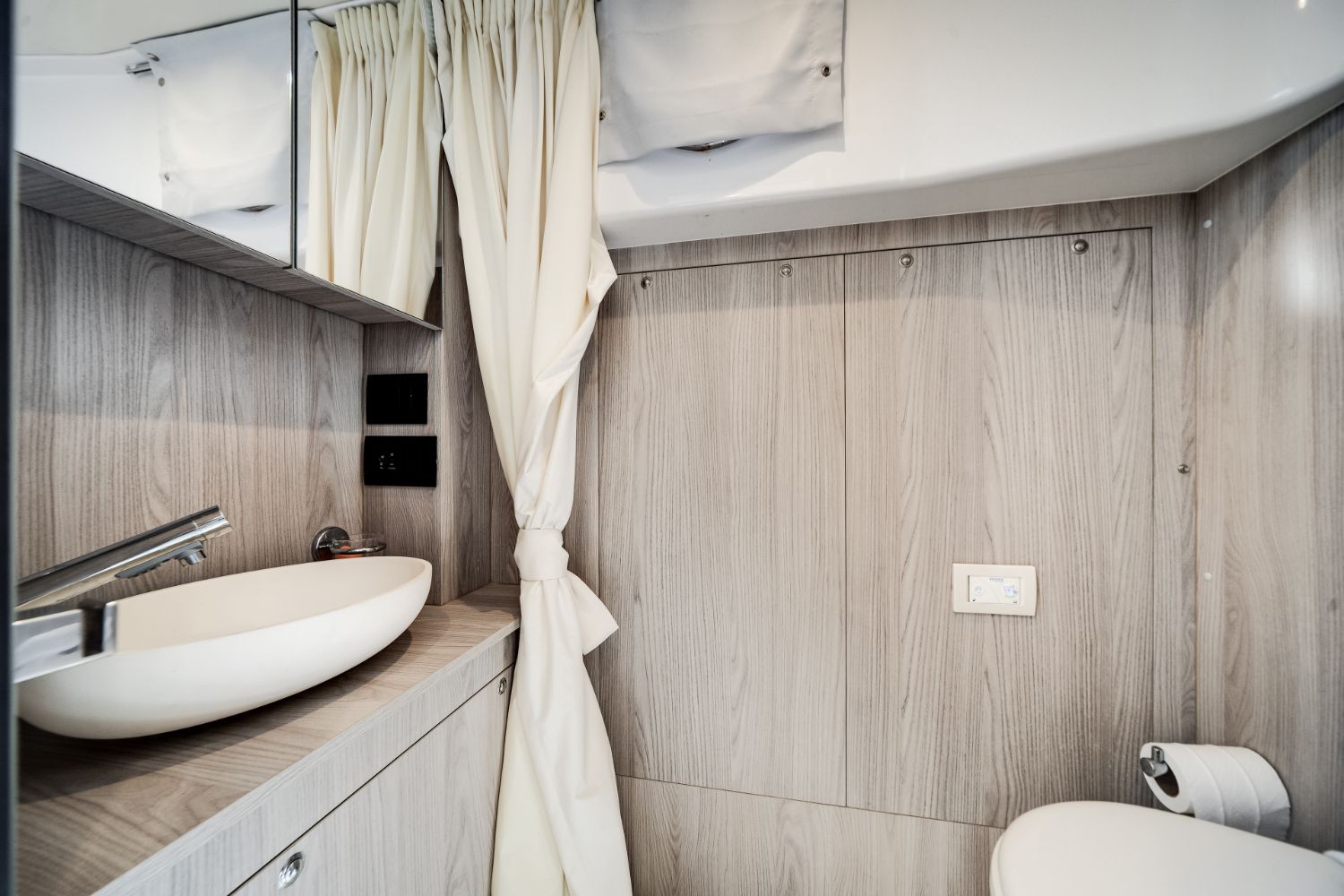 2021 Azimut 60 Flybridge Image Thumbnail #85