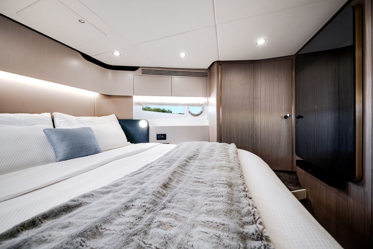 2021 Azimut 60 Flybridge Image Thumbnail #56