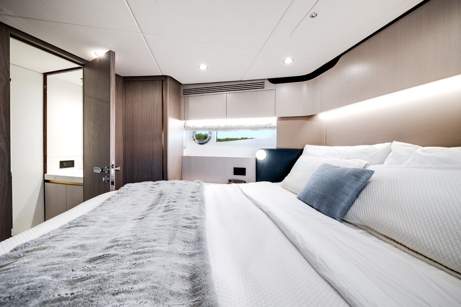 2021 Azimut 60 Flybridge Image Thumbnail #57