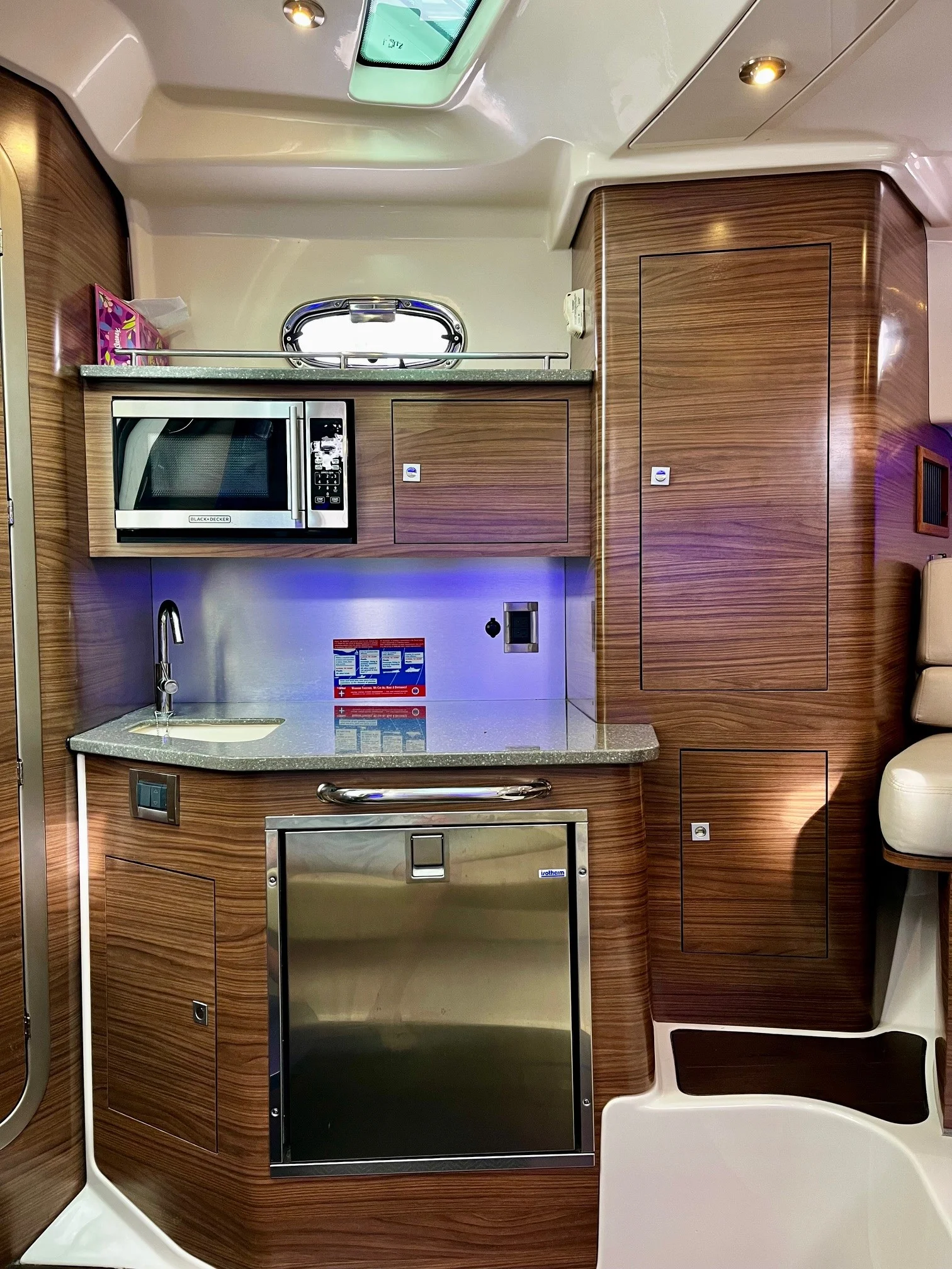 2016 Boston Whaler 345 CONQUEST Image Thumbnail #27