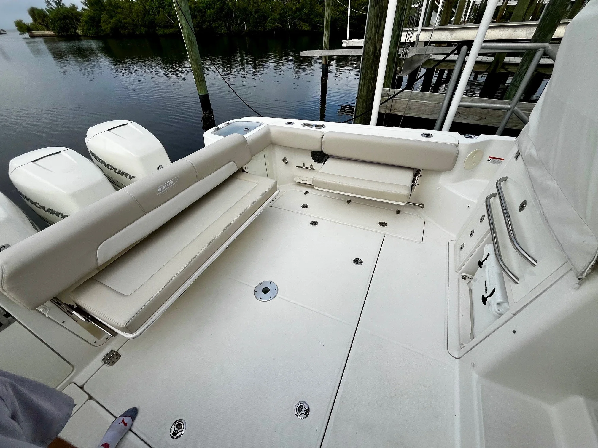 2016 Boston Whaler 345 CONQUEST Image Thumbnail #16
