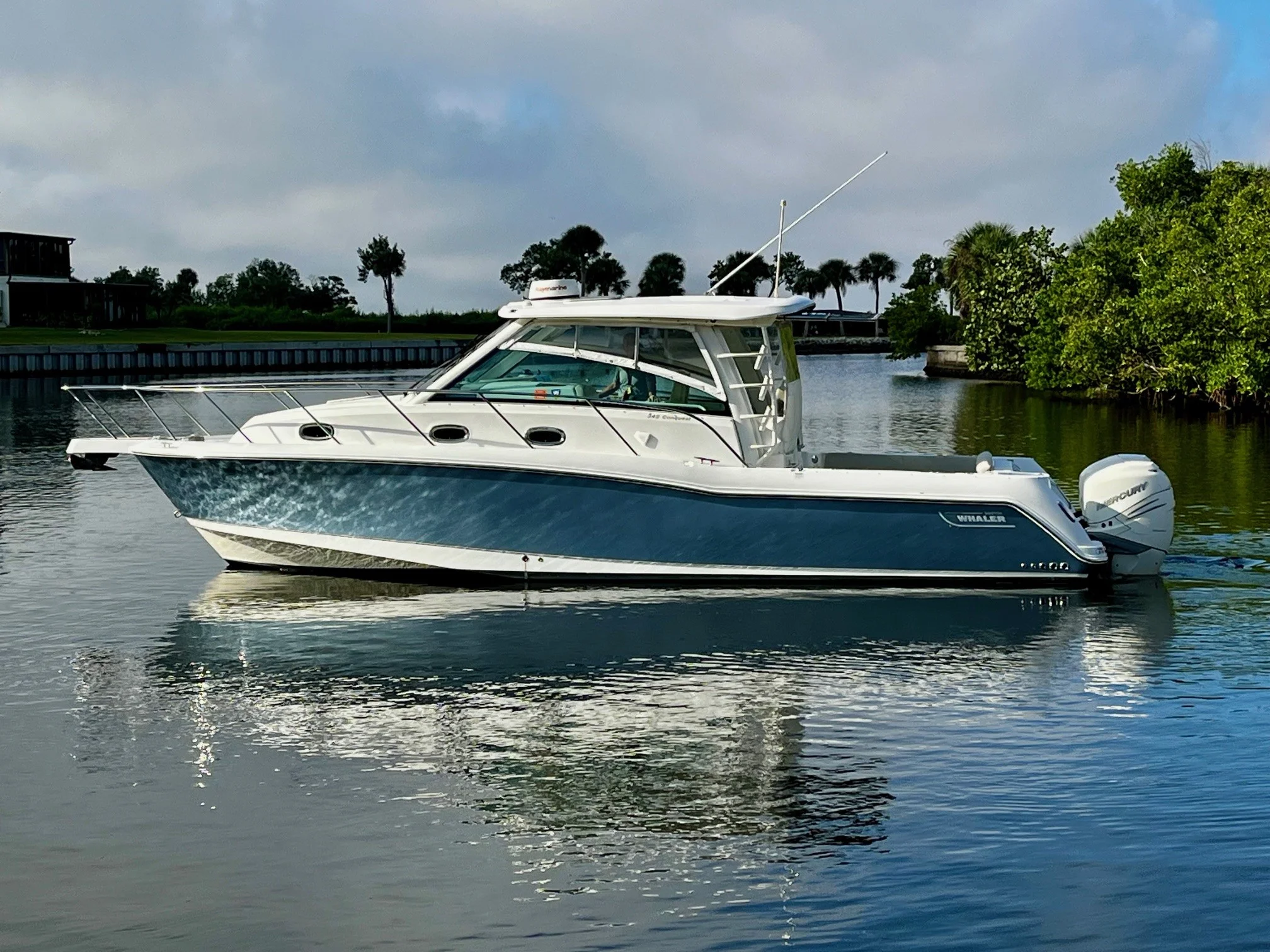 2016 Boston Whaler 345 CONQUEST Image Thumbnail #11