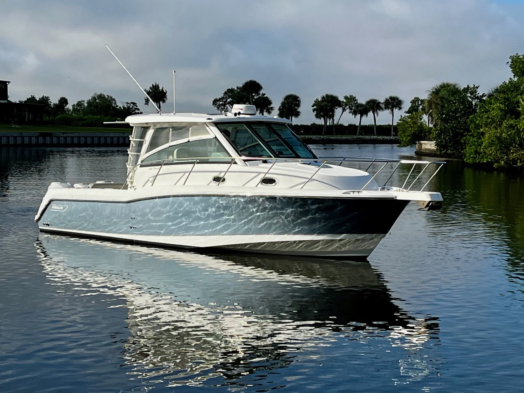 Thumbnail 3 for 2016 Boston Whaler 345 CONQUEST