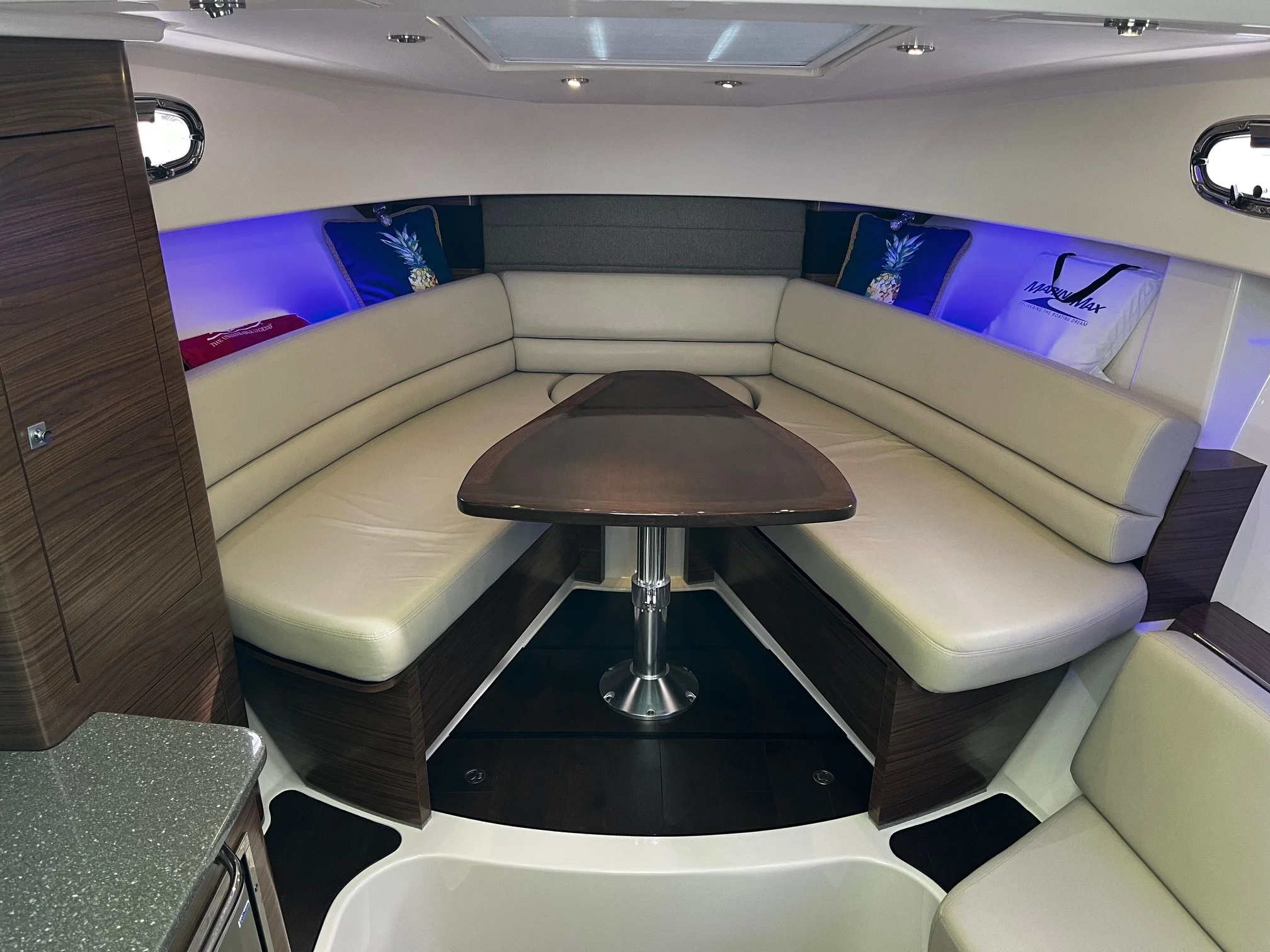 2016 Boston Whaler 345 CONQUEST Image Thumbnail #24