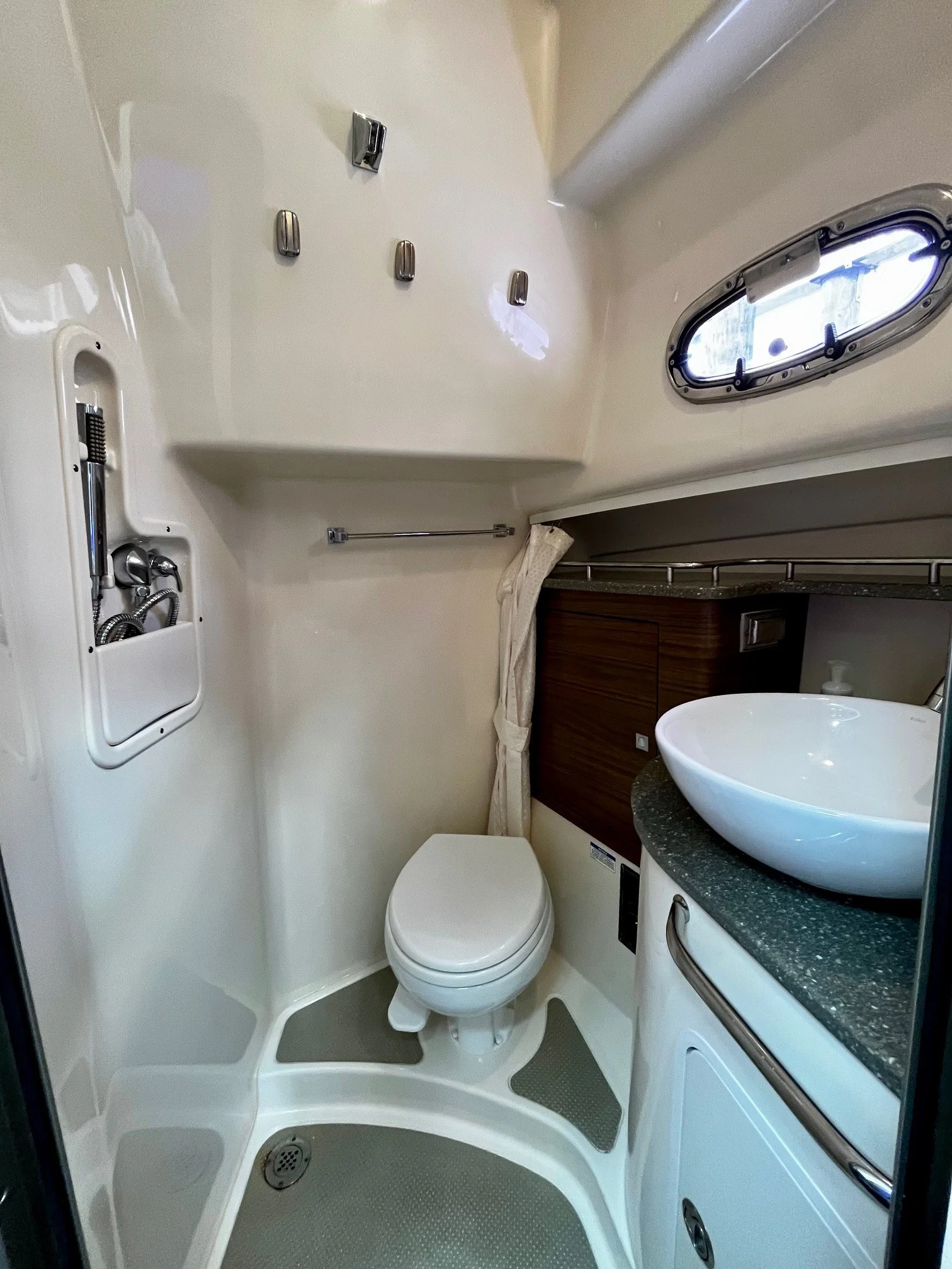 2016 Boston Whaler 345 CONQUEST Image Thumbnail #30