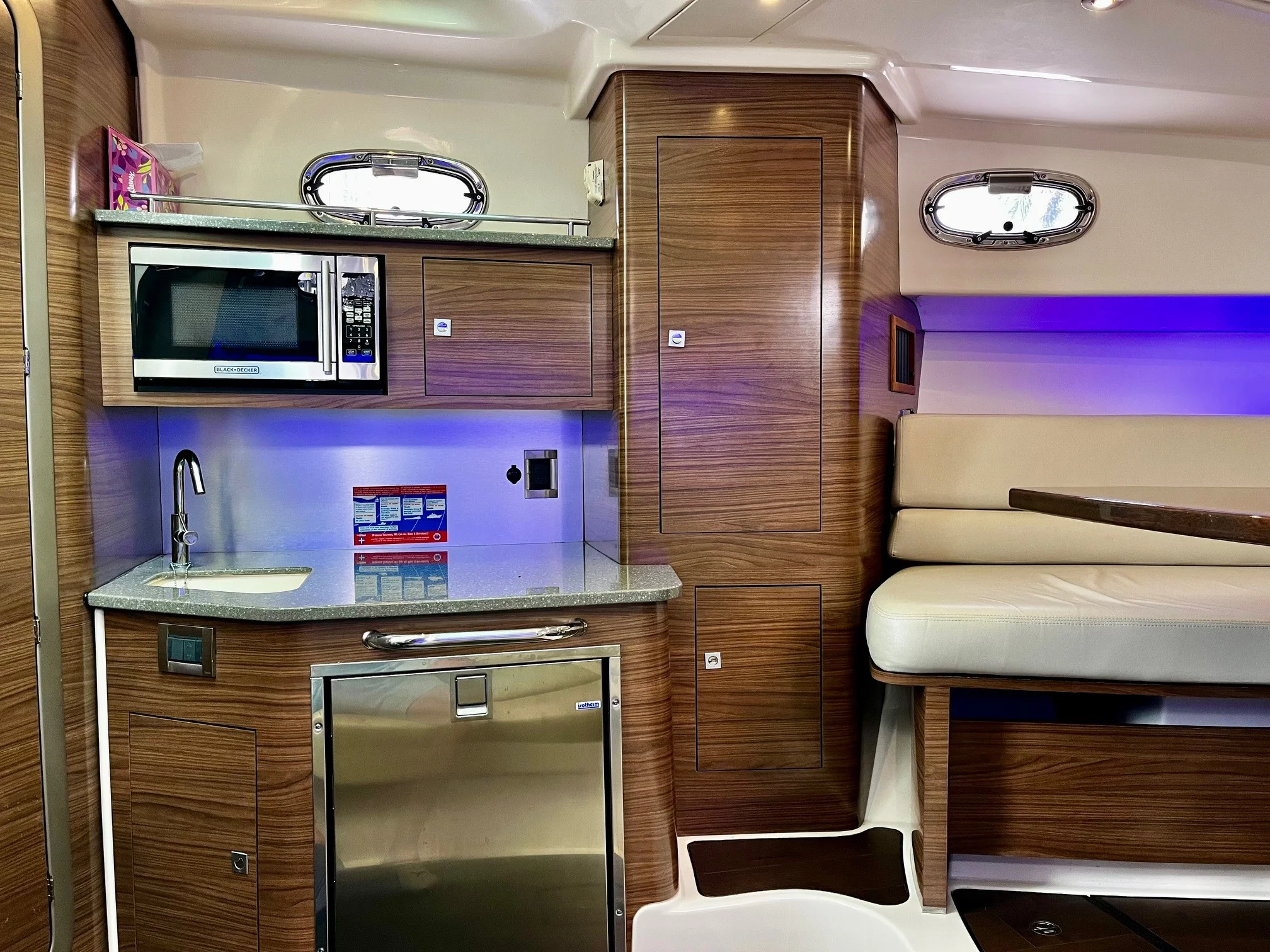 2016 Boston Whaler 345 CONQUEST Image Thumbnail #28