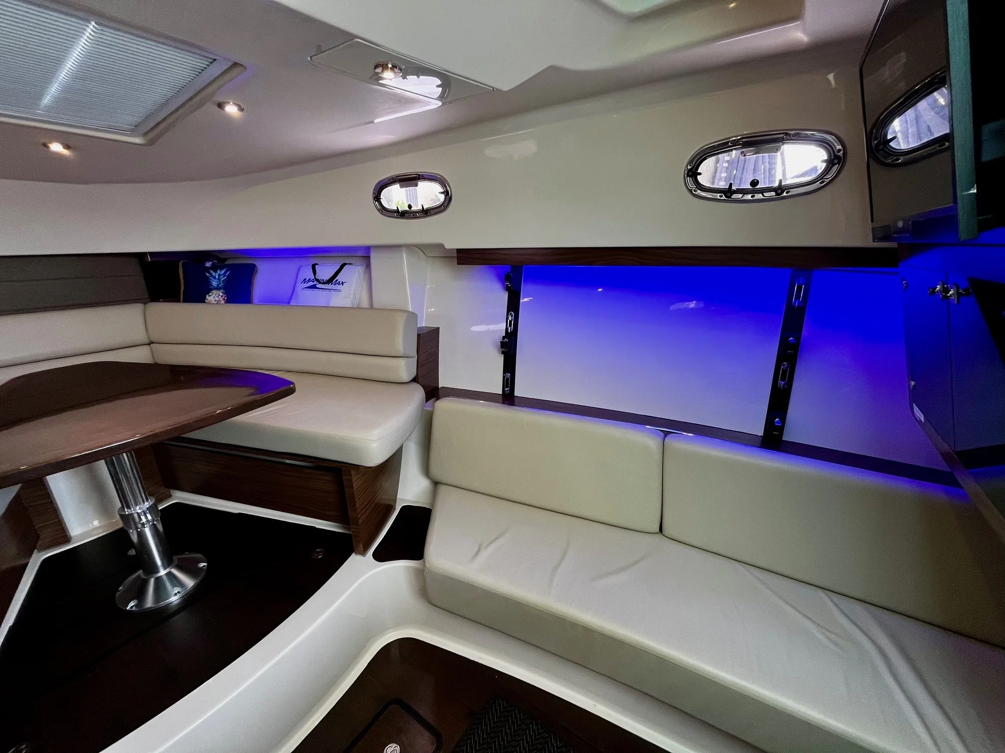 2016 Boston Whaler 345 CONQUEST Image Thumbnail #25