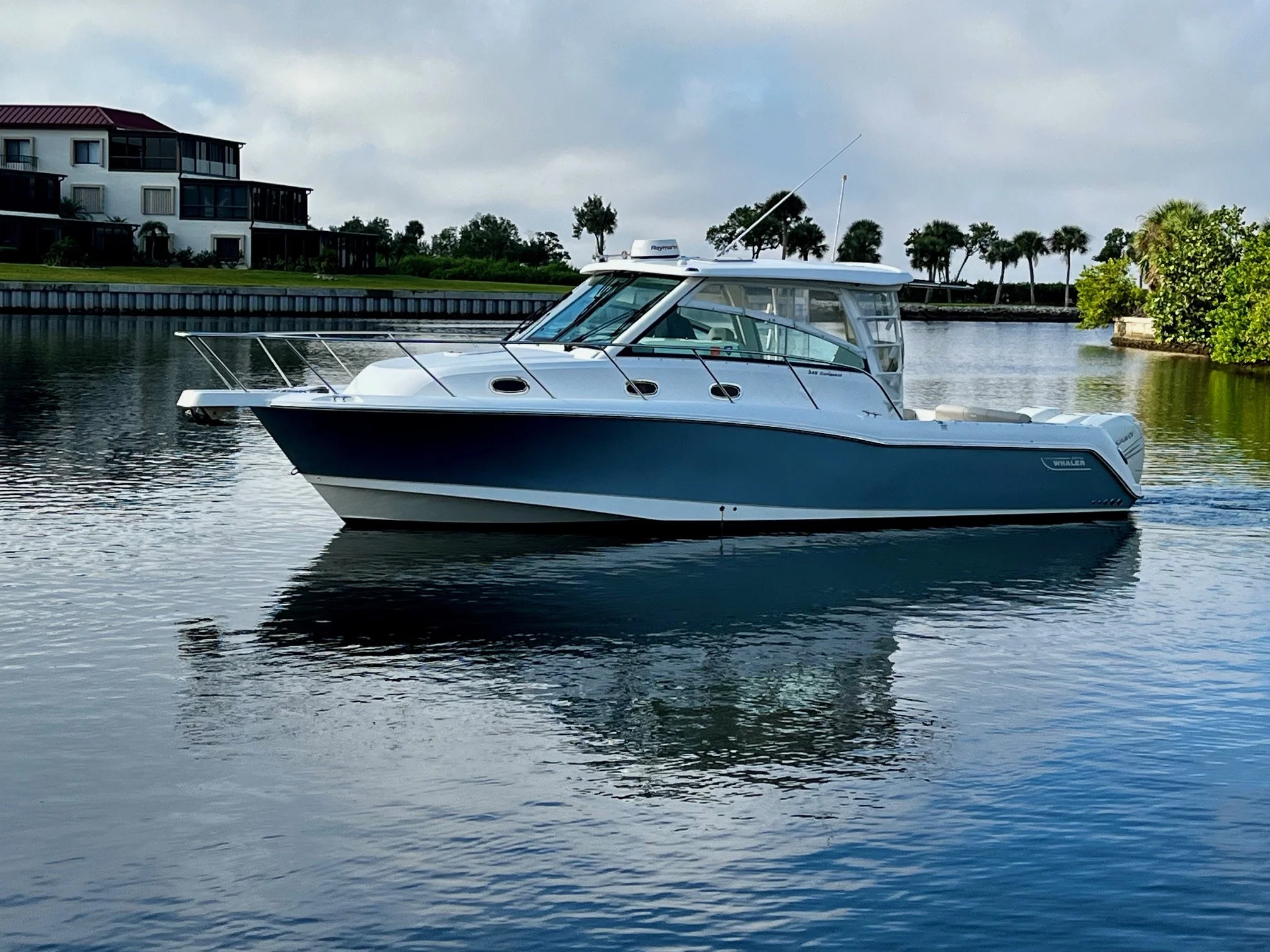 2016 Boston Whaler 345 CONQUEST Image Thumbnail #10