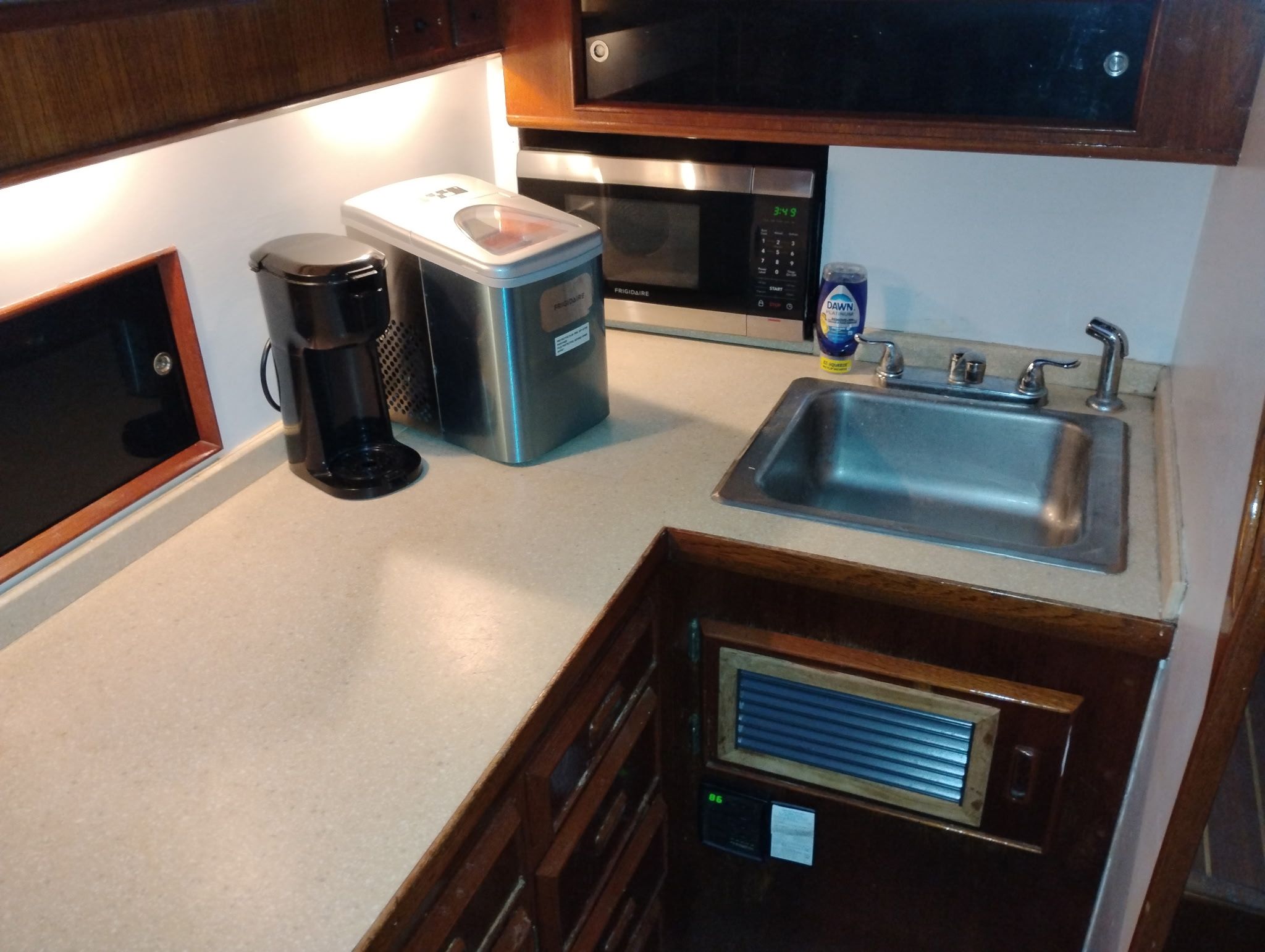 1985 Bertram 46 Image Thumbnail #12