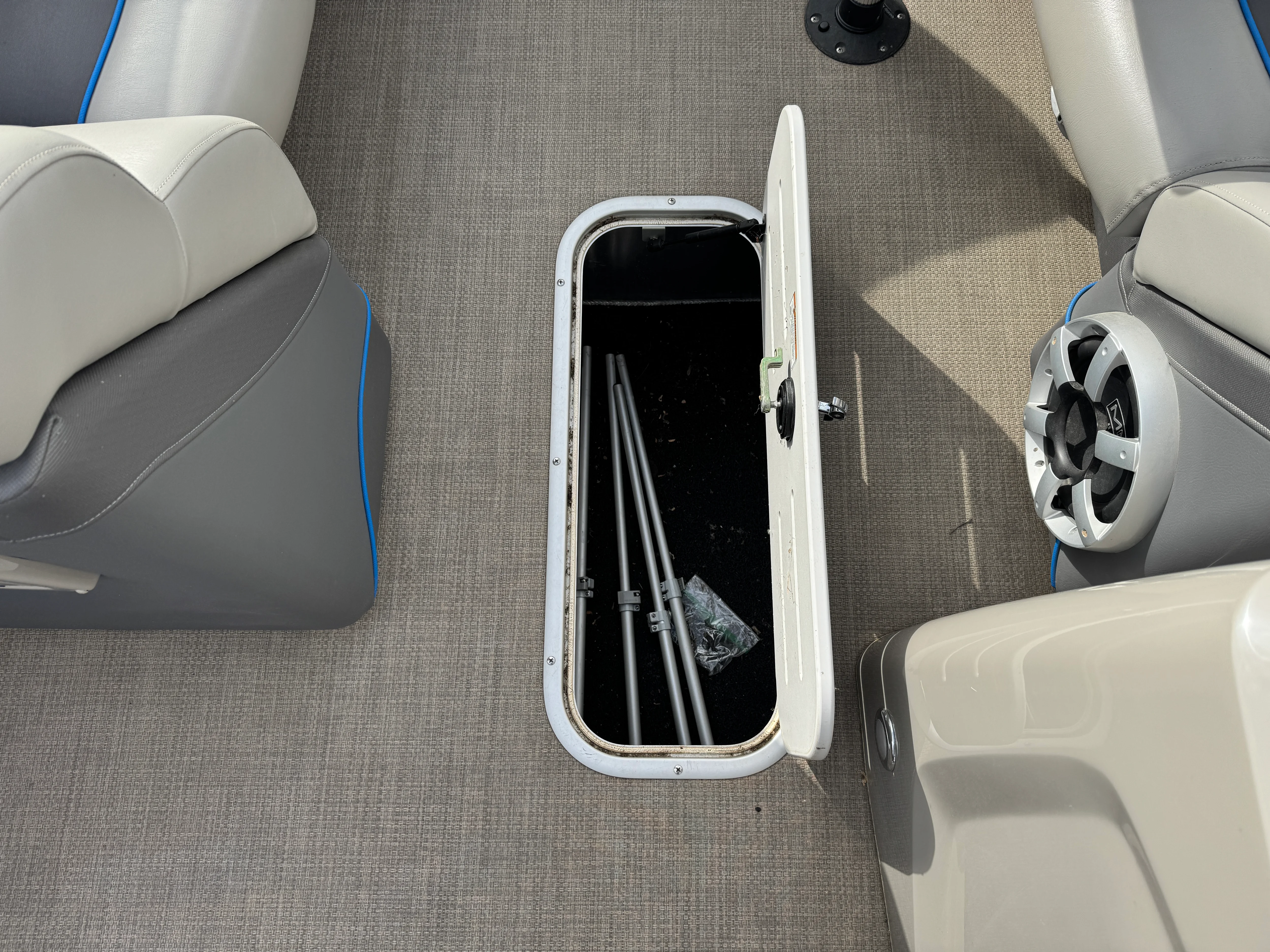 2016 Premier 230 SOLARIS Image Thumbnail #32