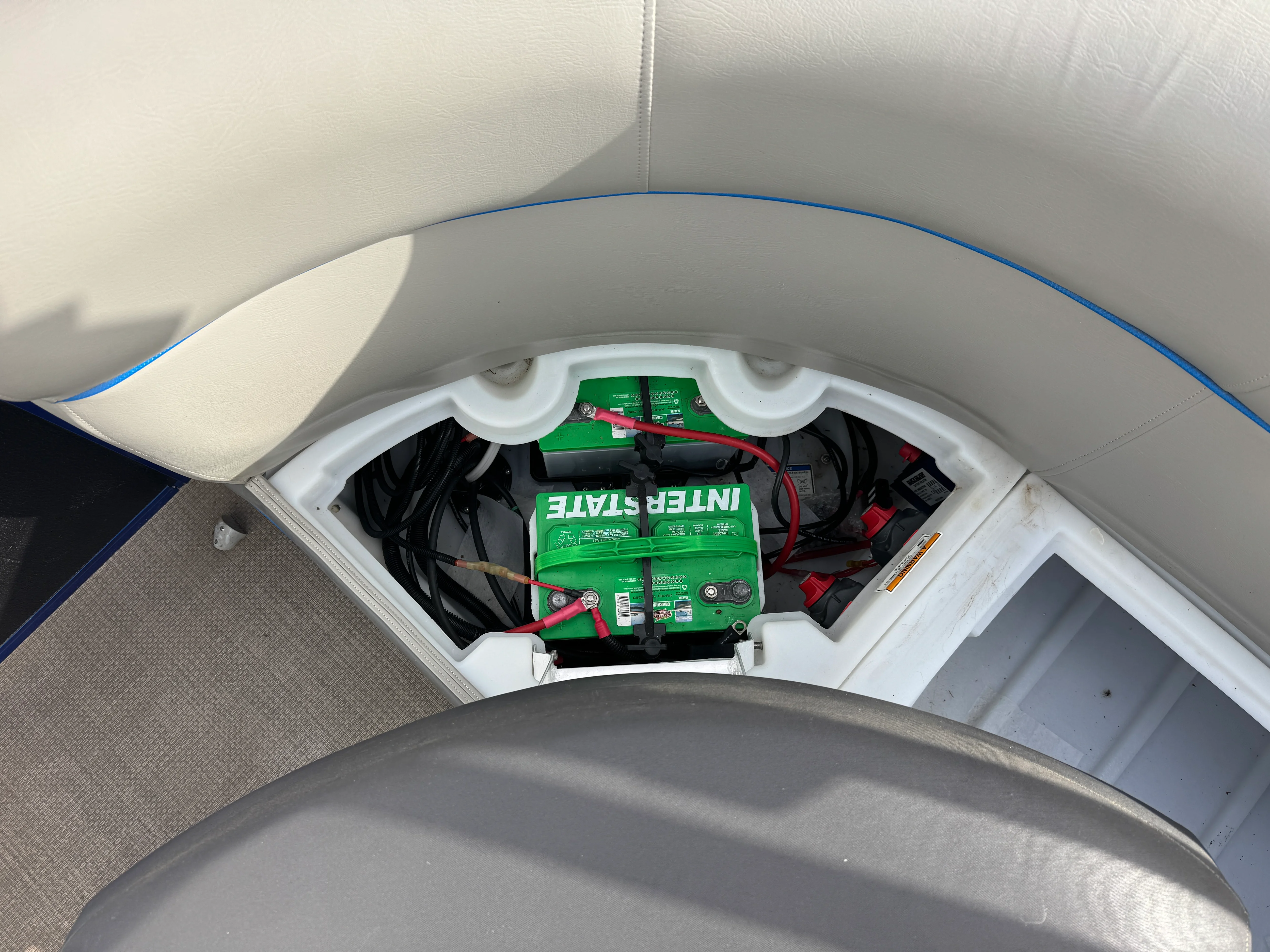 2016 Premier 230 SOLARIS Image Thumbnail #13