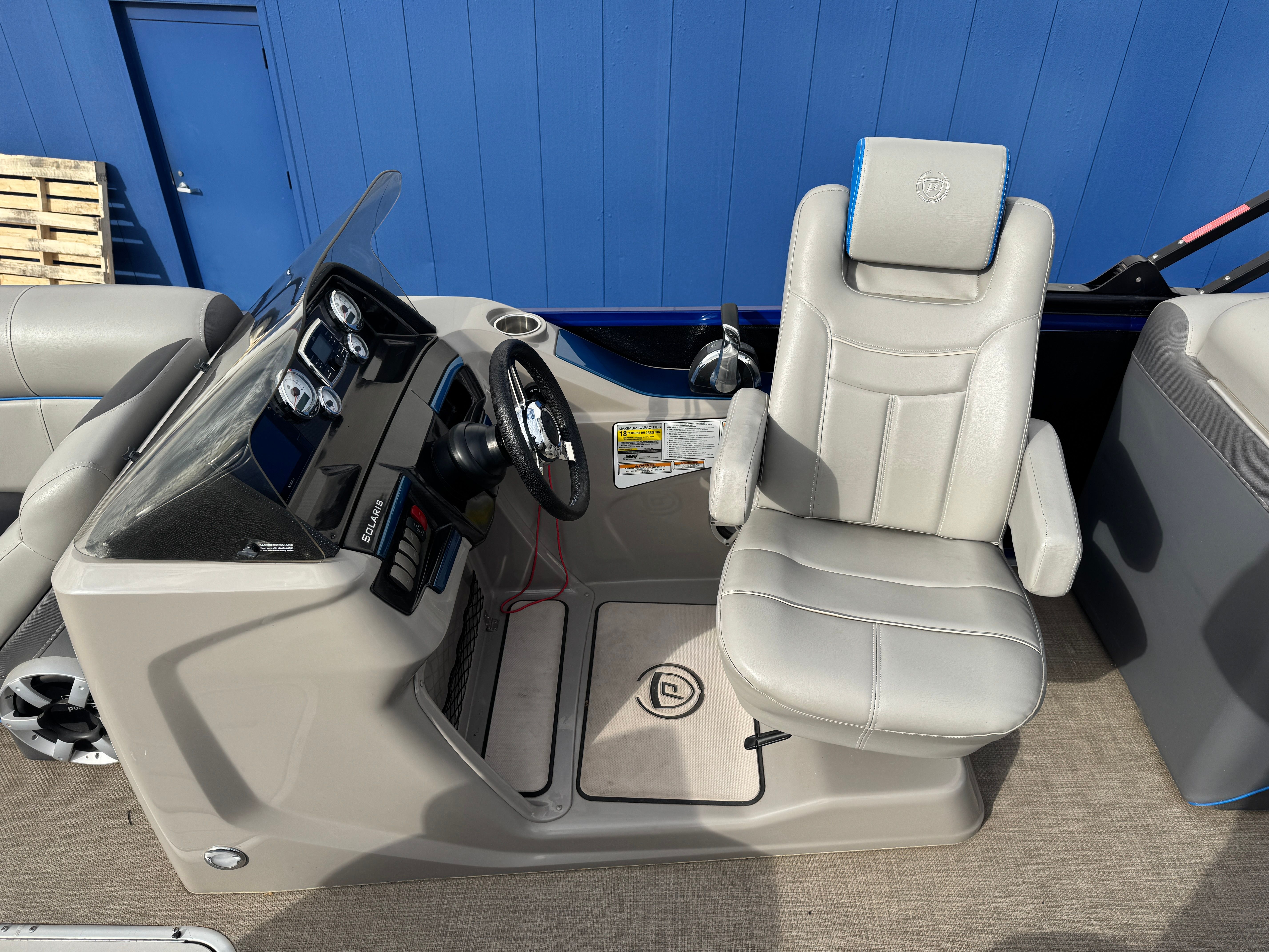 2016 Premier 230 SOLARIS Image Thumbnail #25