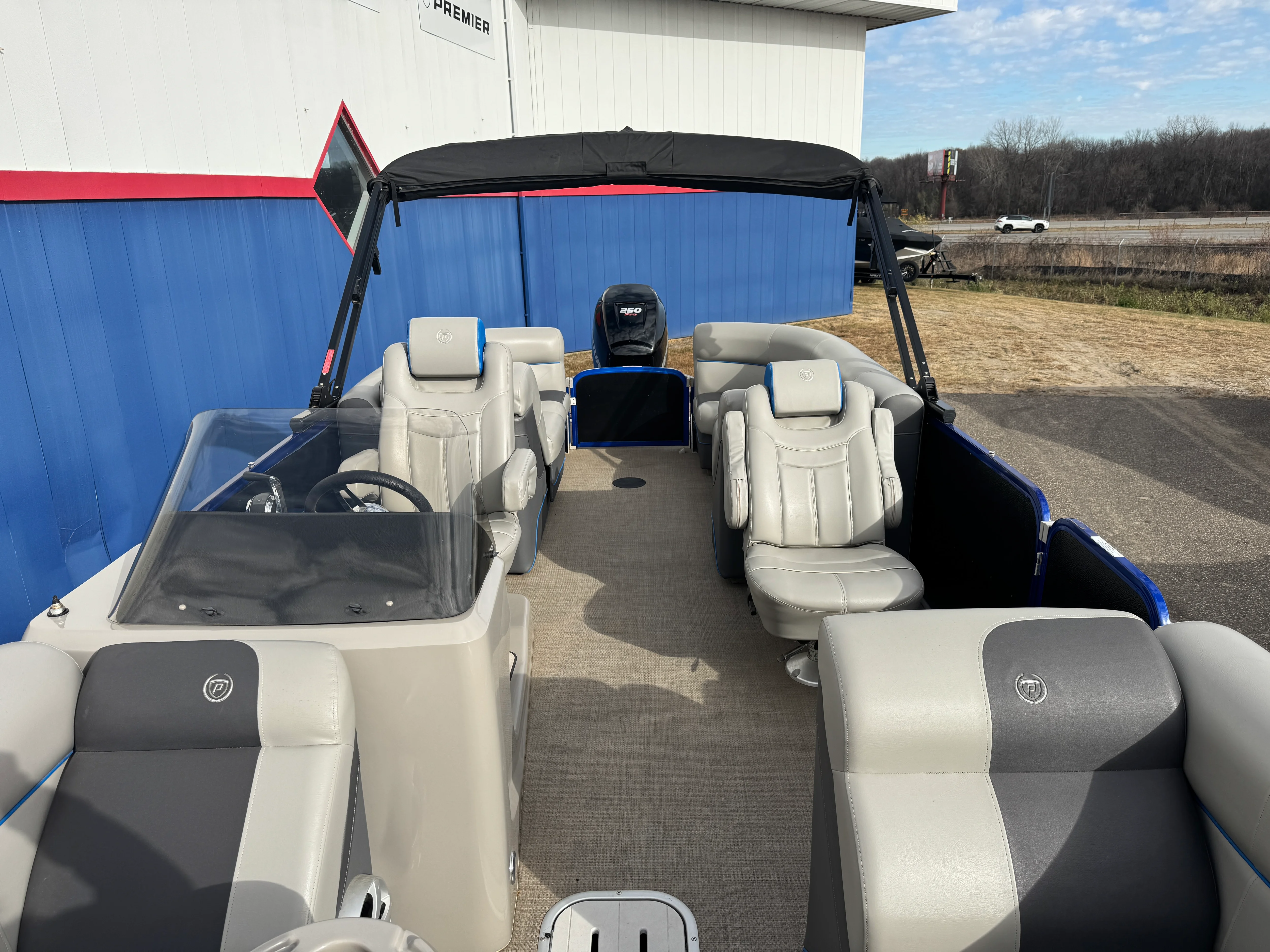 2016 Premier 230 SOLARIS Image Thumbnail #39