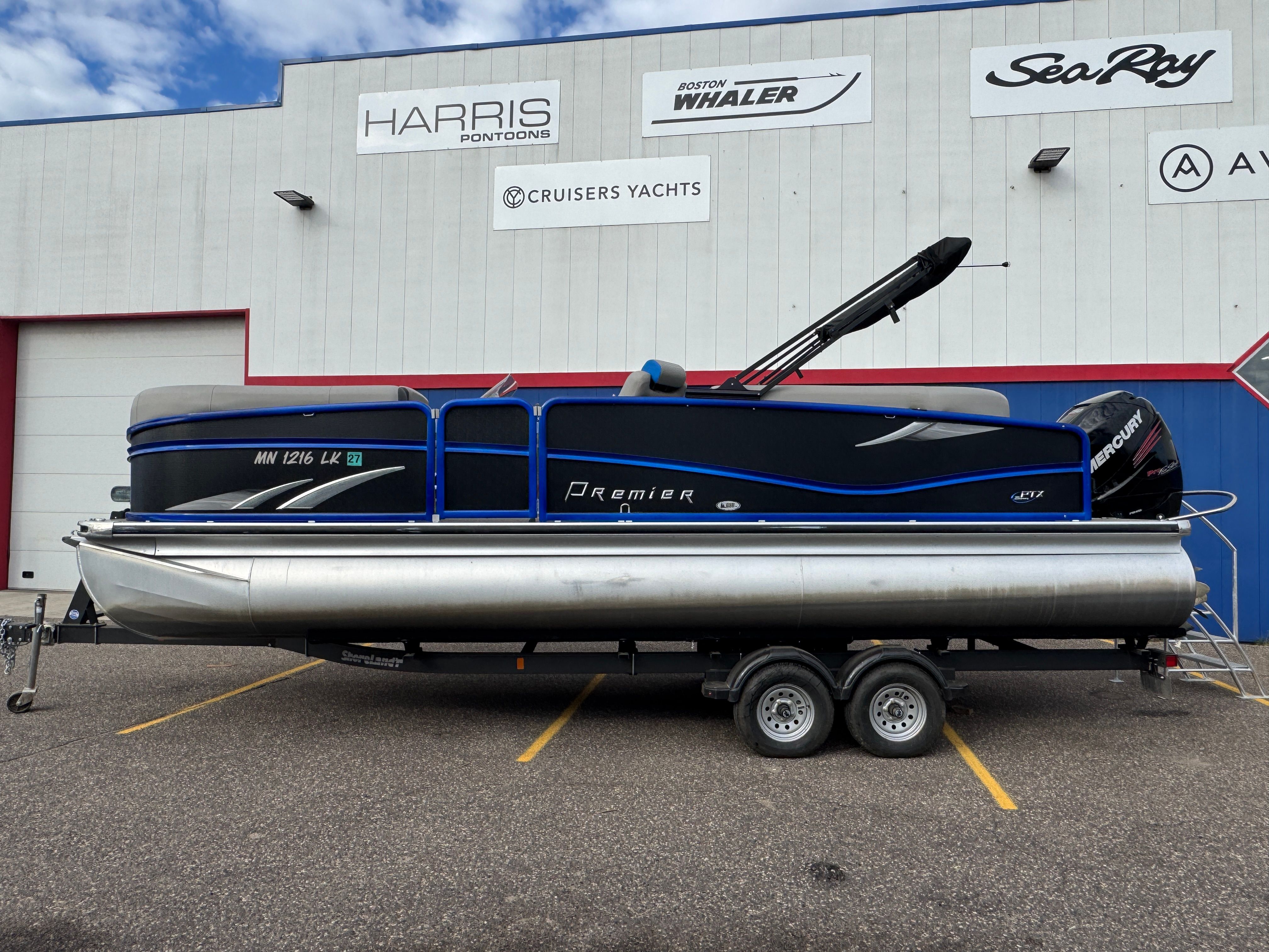 2016 Premier 230 SOLARIS Image Thumbnail #2