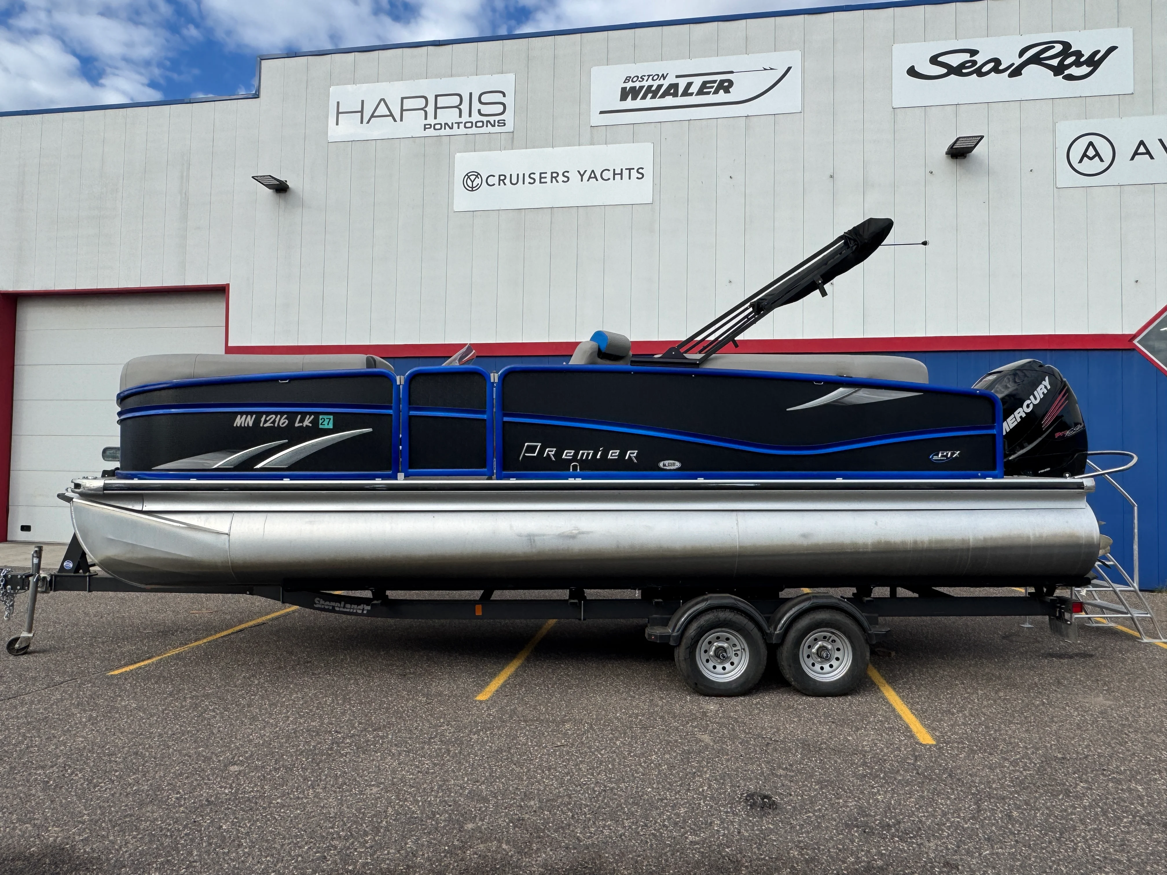 2016 Premier 230 SOLARIS Image Thumbnail #2