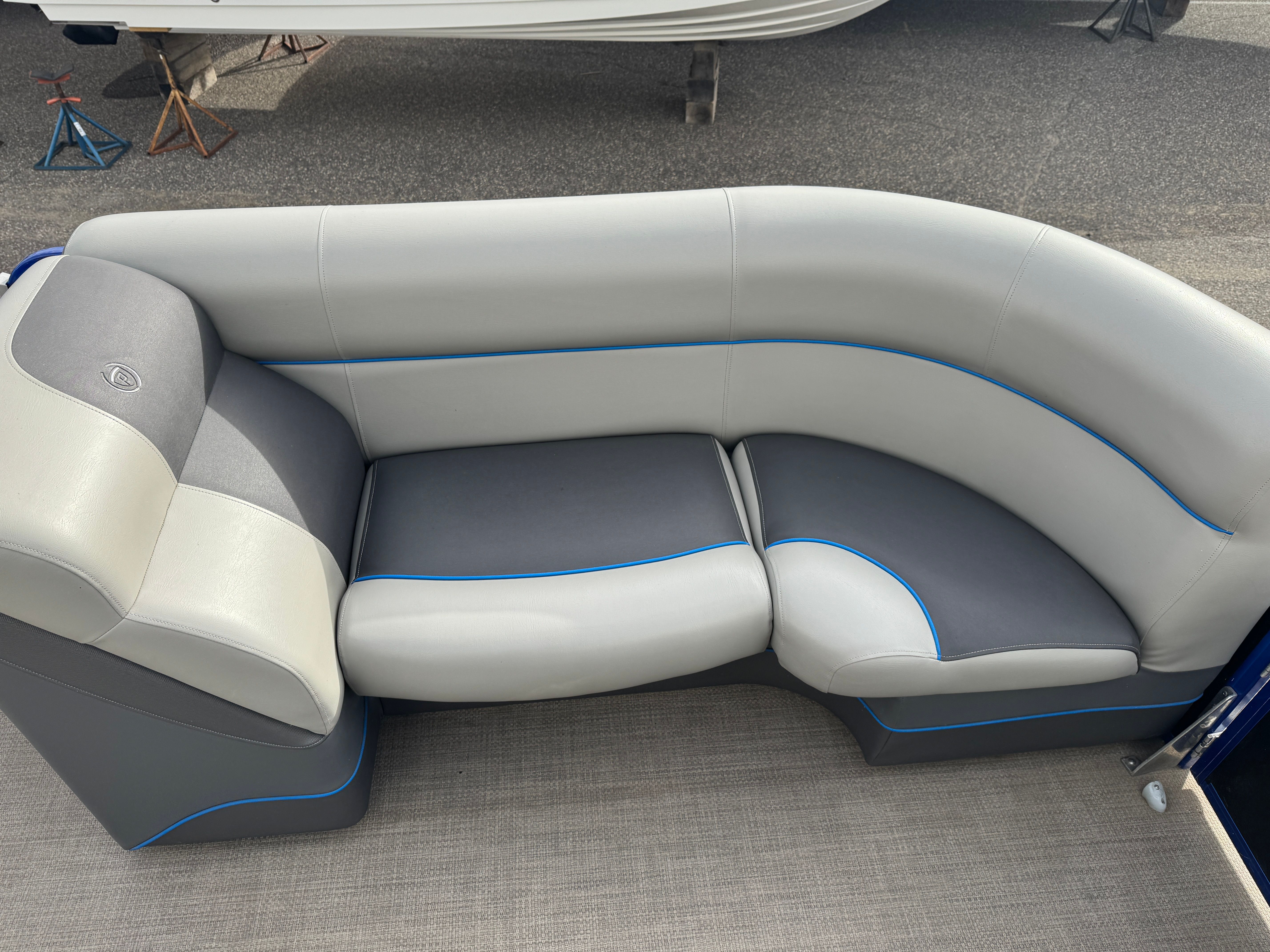 2016 Premier 230 SOLARIS Image Thumbnail #35