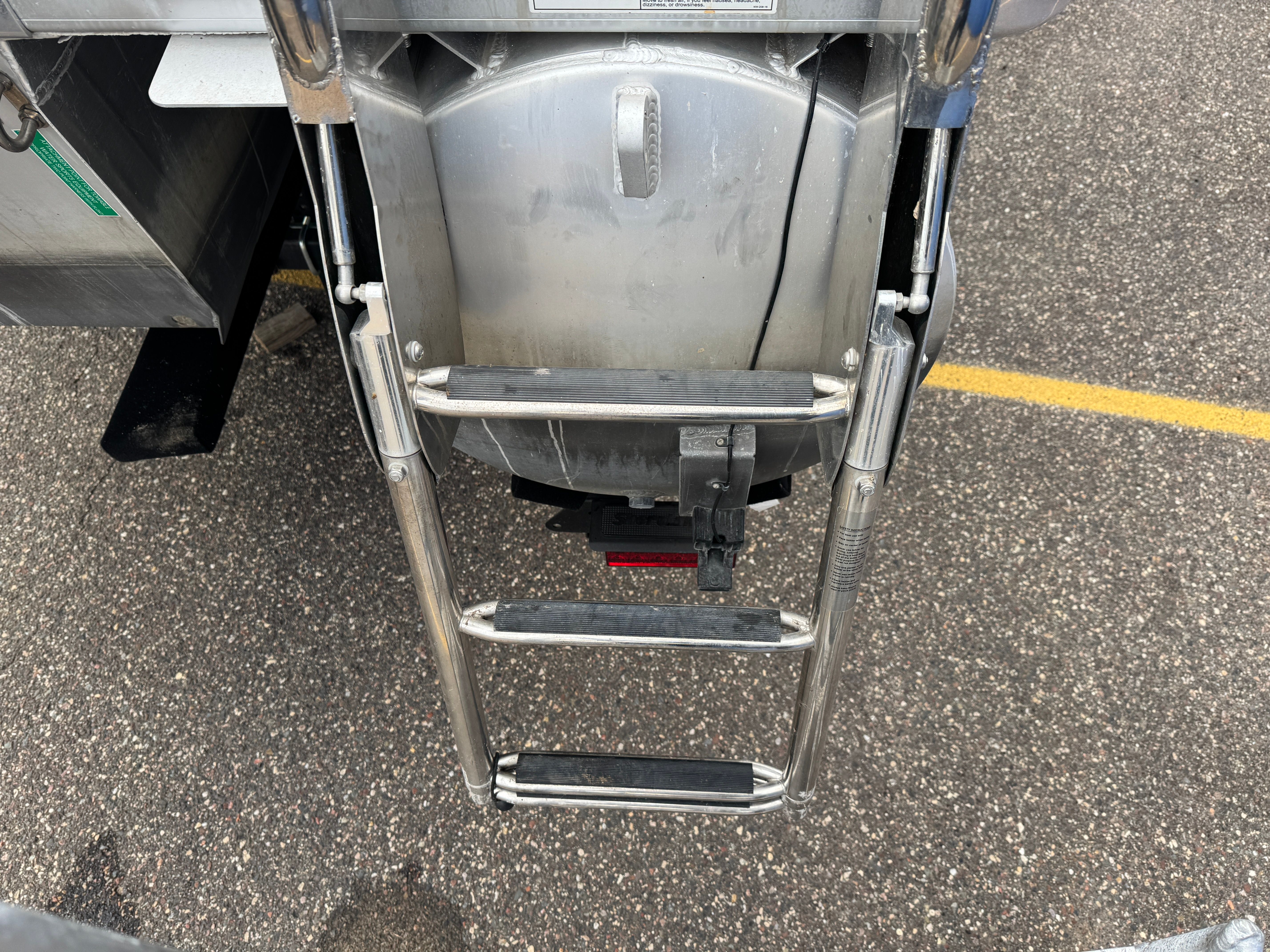 2016 Premier 230 SOLARIS Image Thumbnail #5