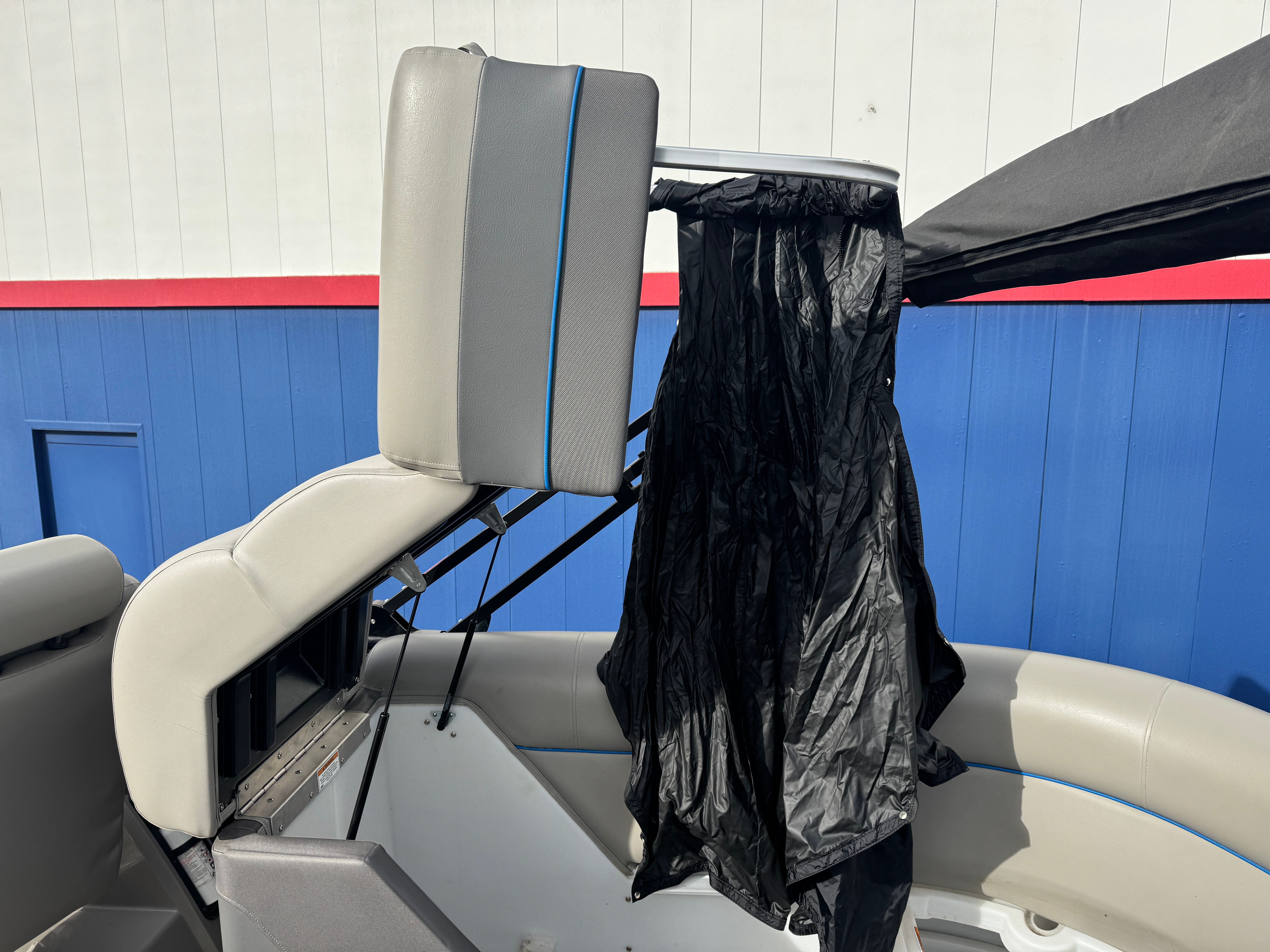 2016 Premier 230 SOLARIS Image Thumbnail #12