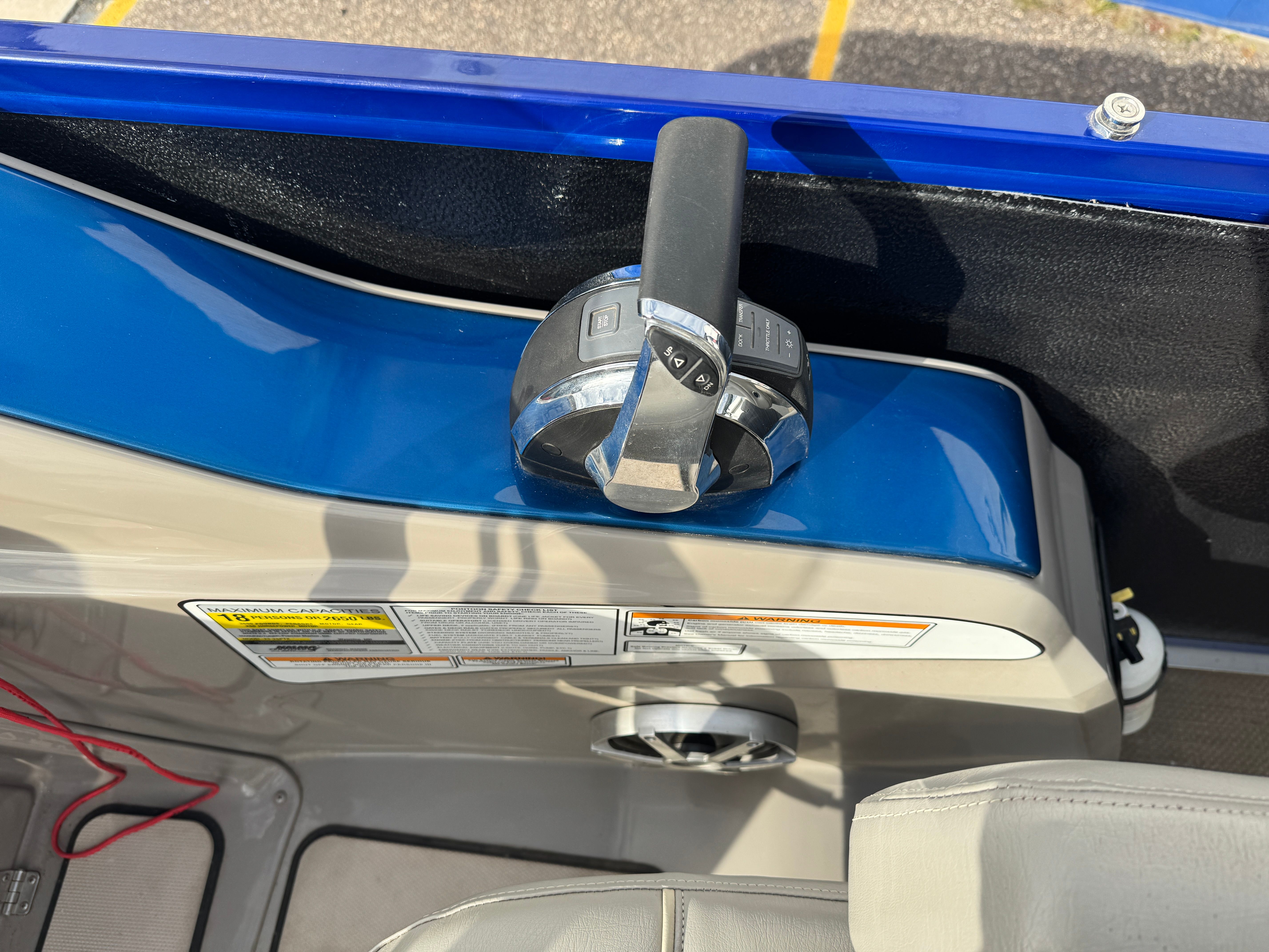 2016 Premier 230 SOLARIS Image Thumbnail #31