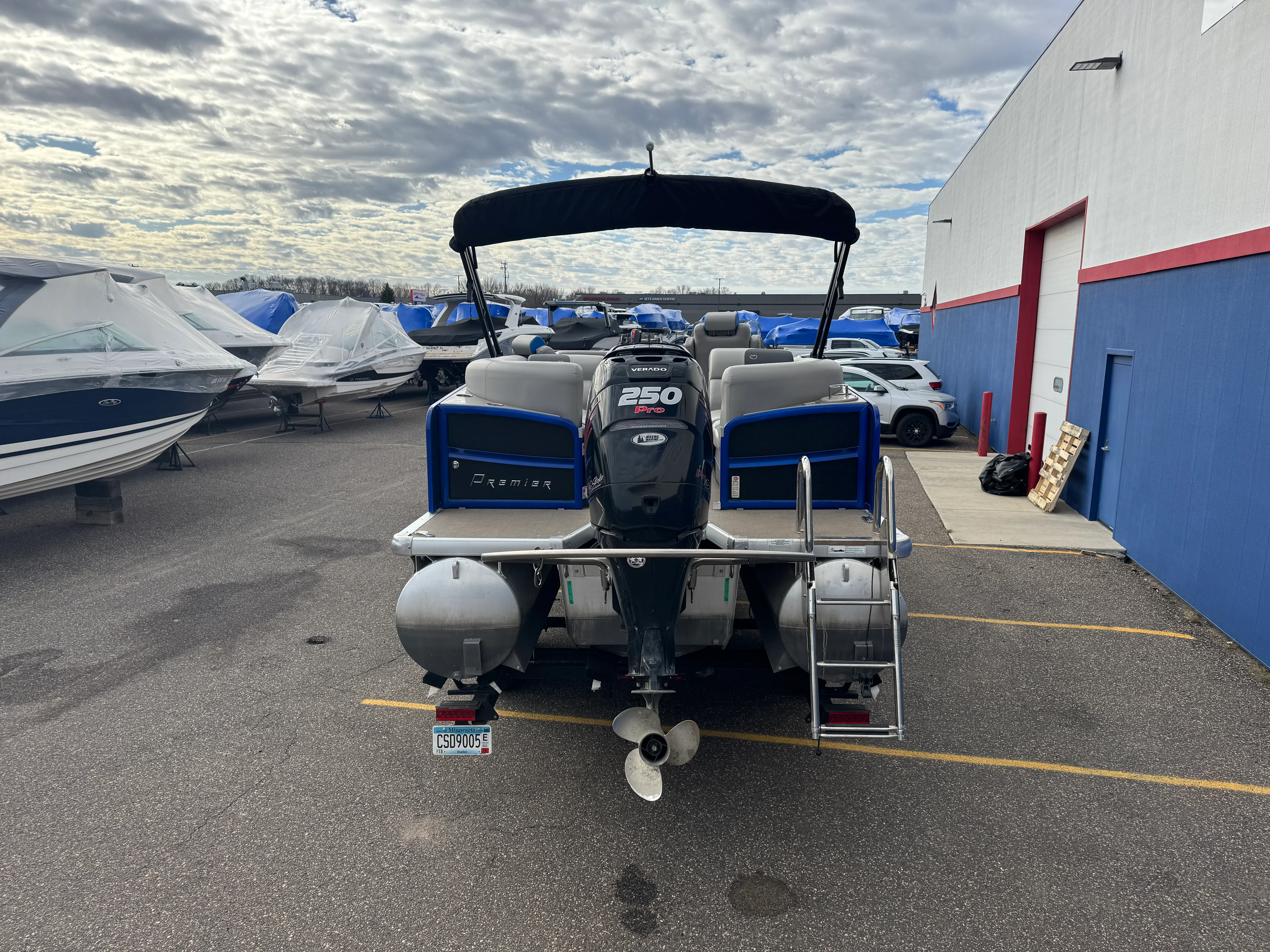 2016 Premier 230 SOLARIS Image Thumbnail #3