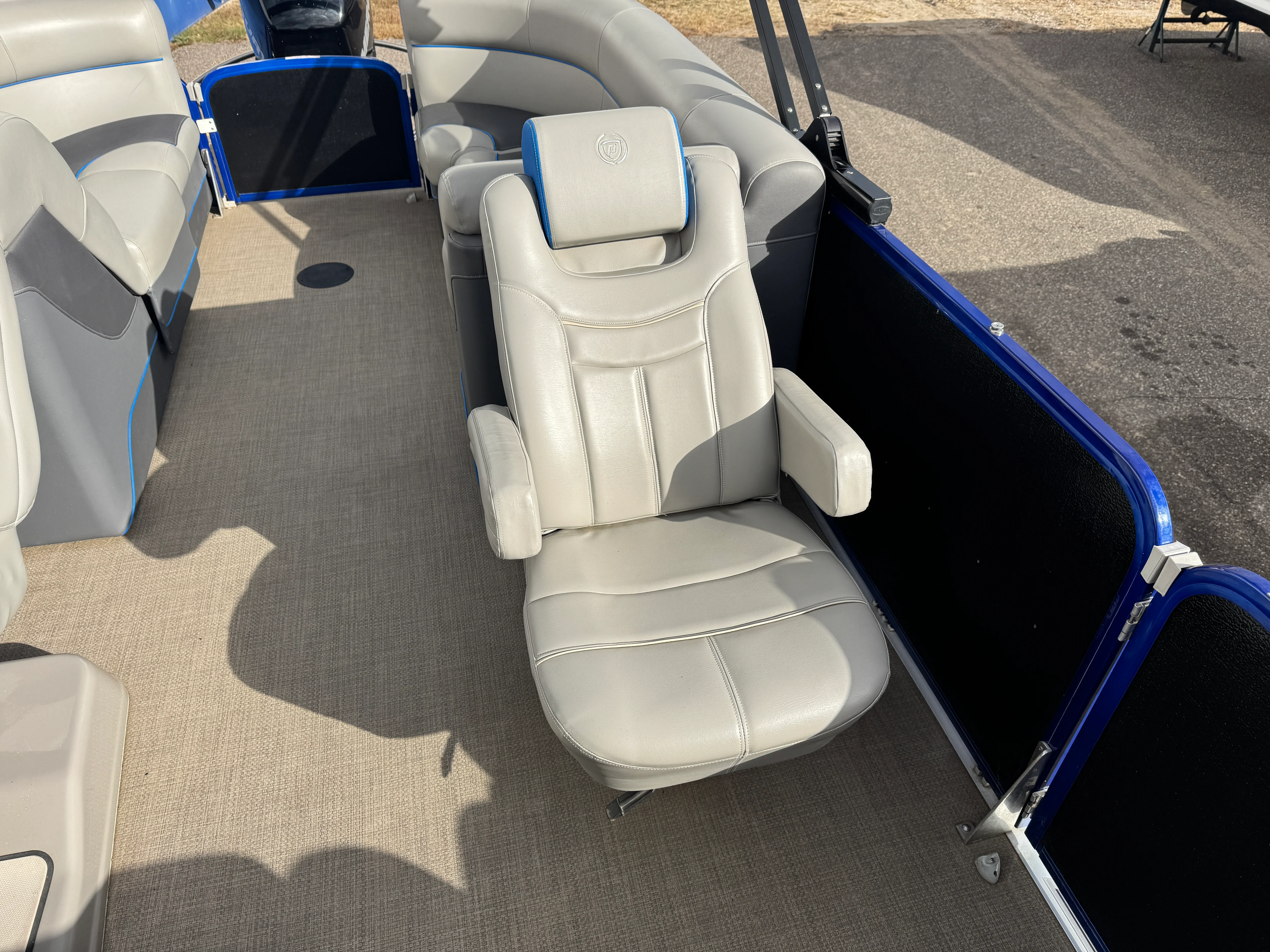 2016 Premier 230 SOLARIS Image Thumbnail #17