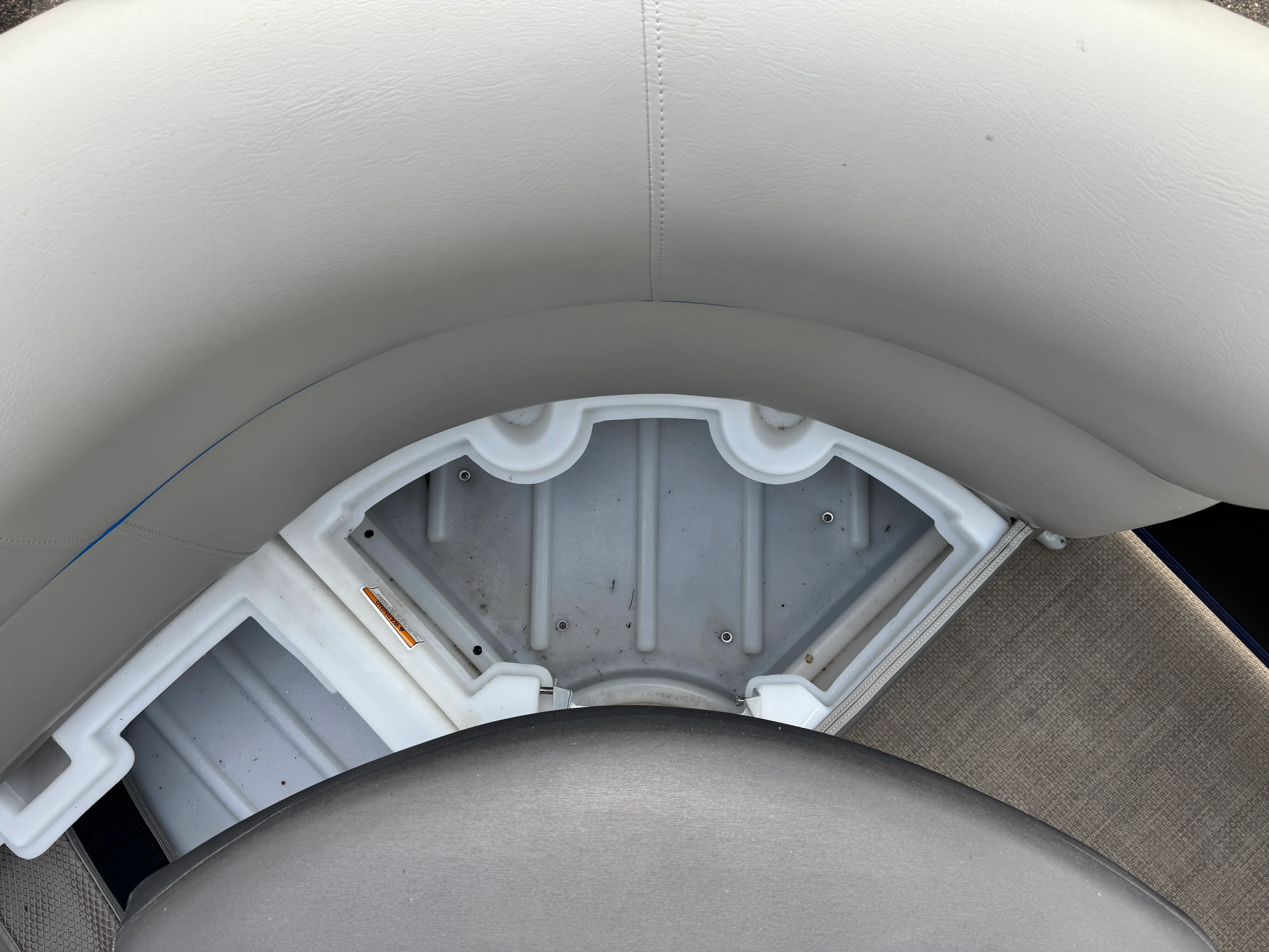 2016 Premier 230 SOLARIS Image Thumbnail #35