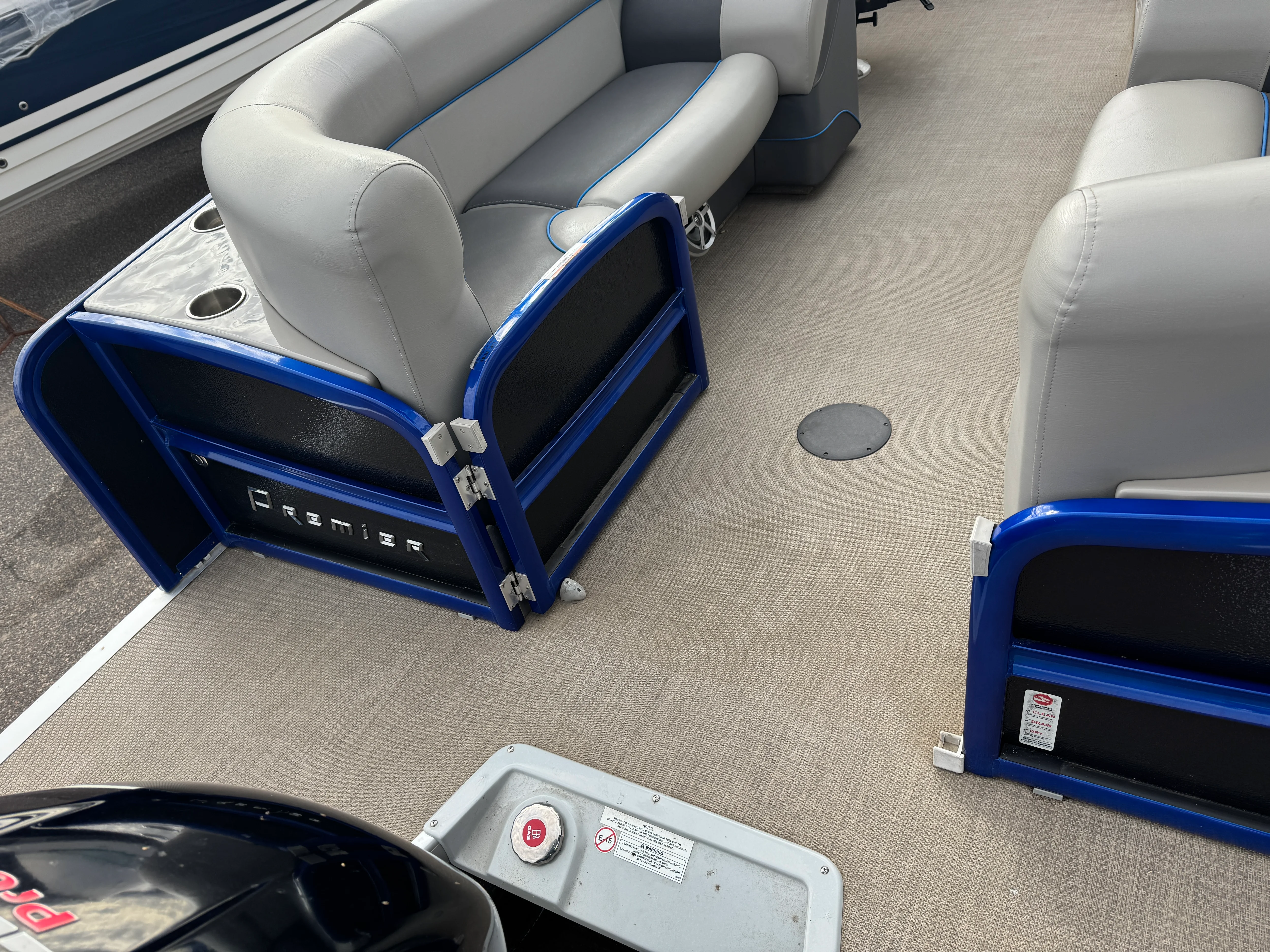 2016 Premier 230 SOLARIS Image Thumbnail #7