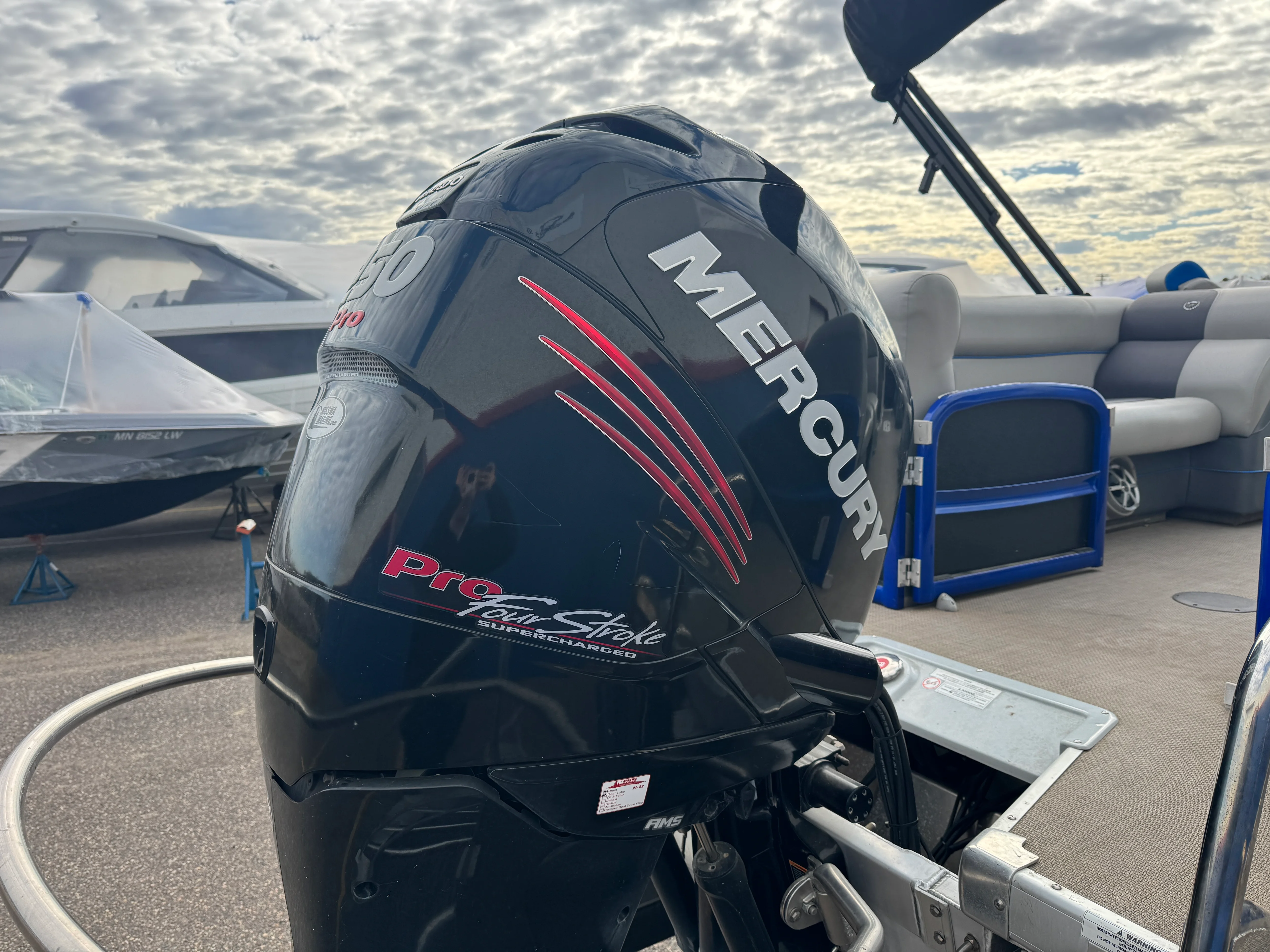 2016 Premier 230 SOLARIS Image Thumbnail #4