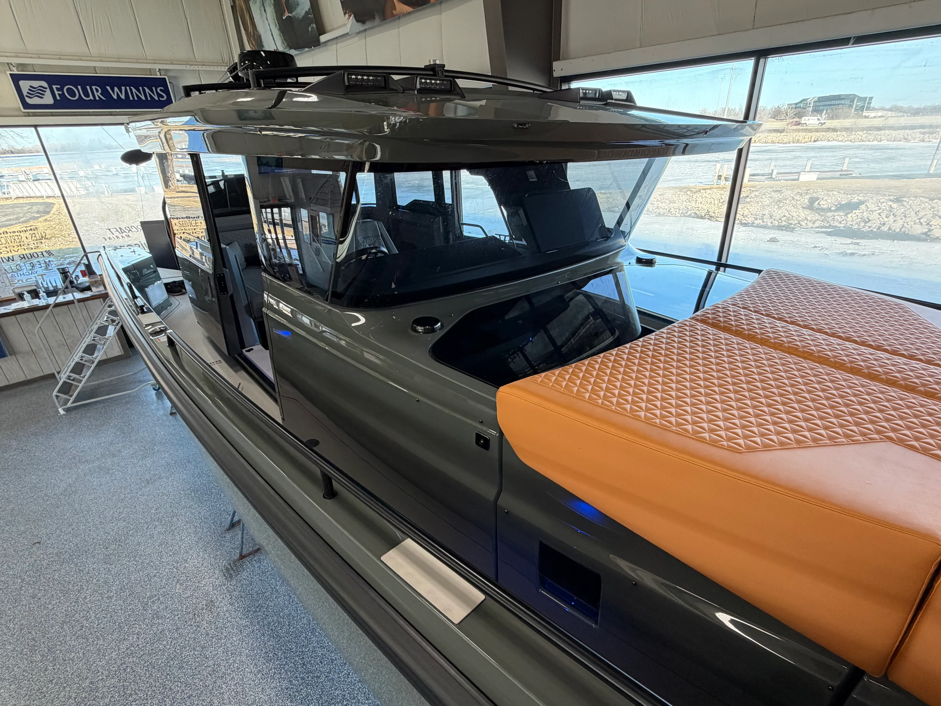 2024 Axopar 37 CROSS CABIN BRABUS Image Thumbnail #61
